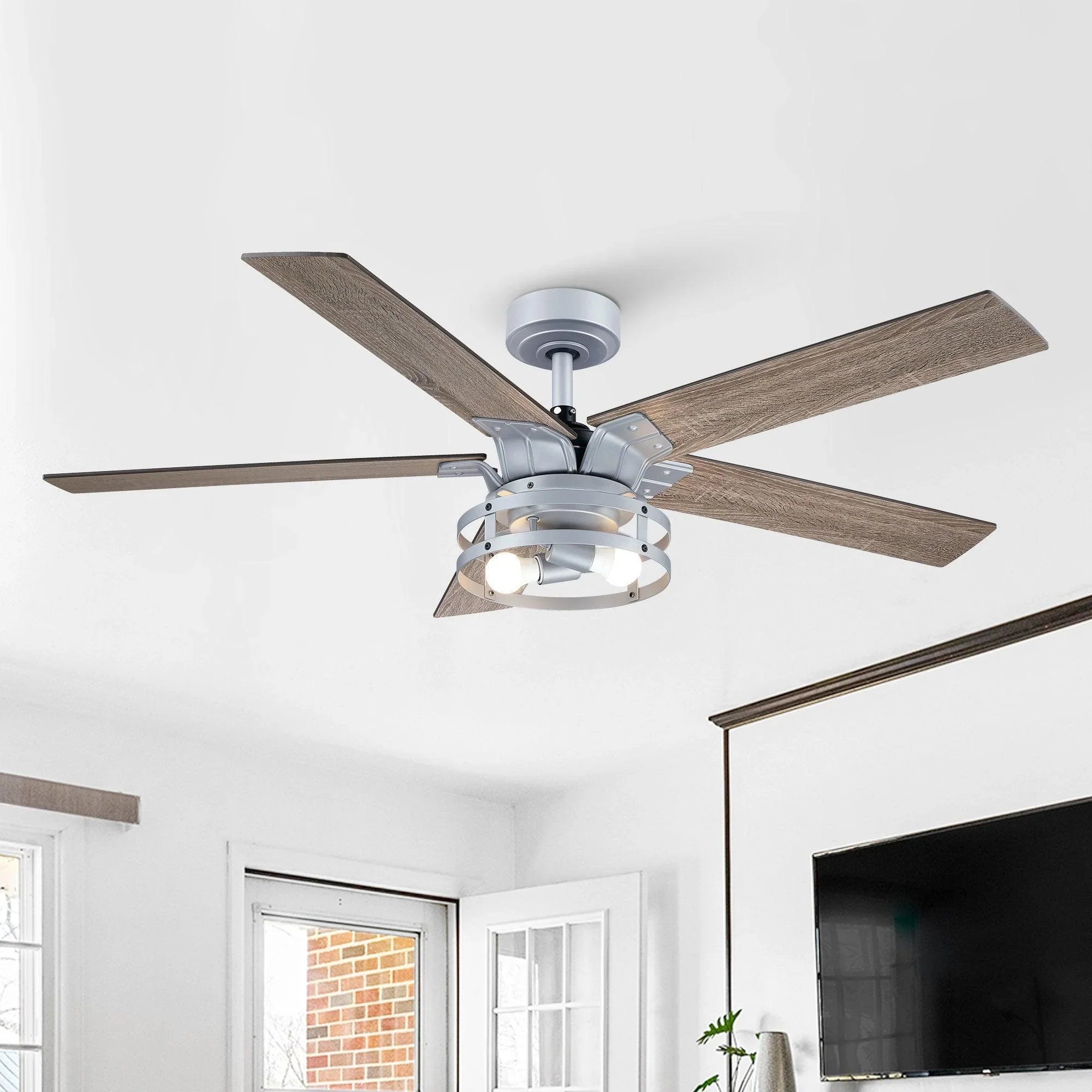 Reversible ceiling fan with integrated light, light-gray blades and silver housing