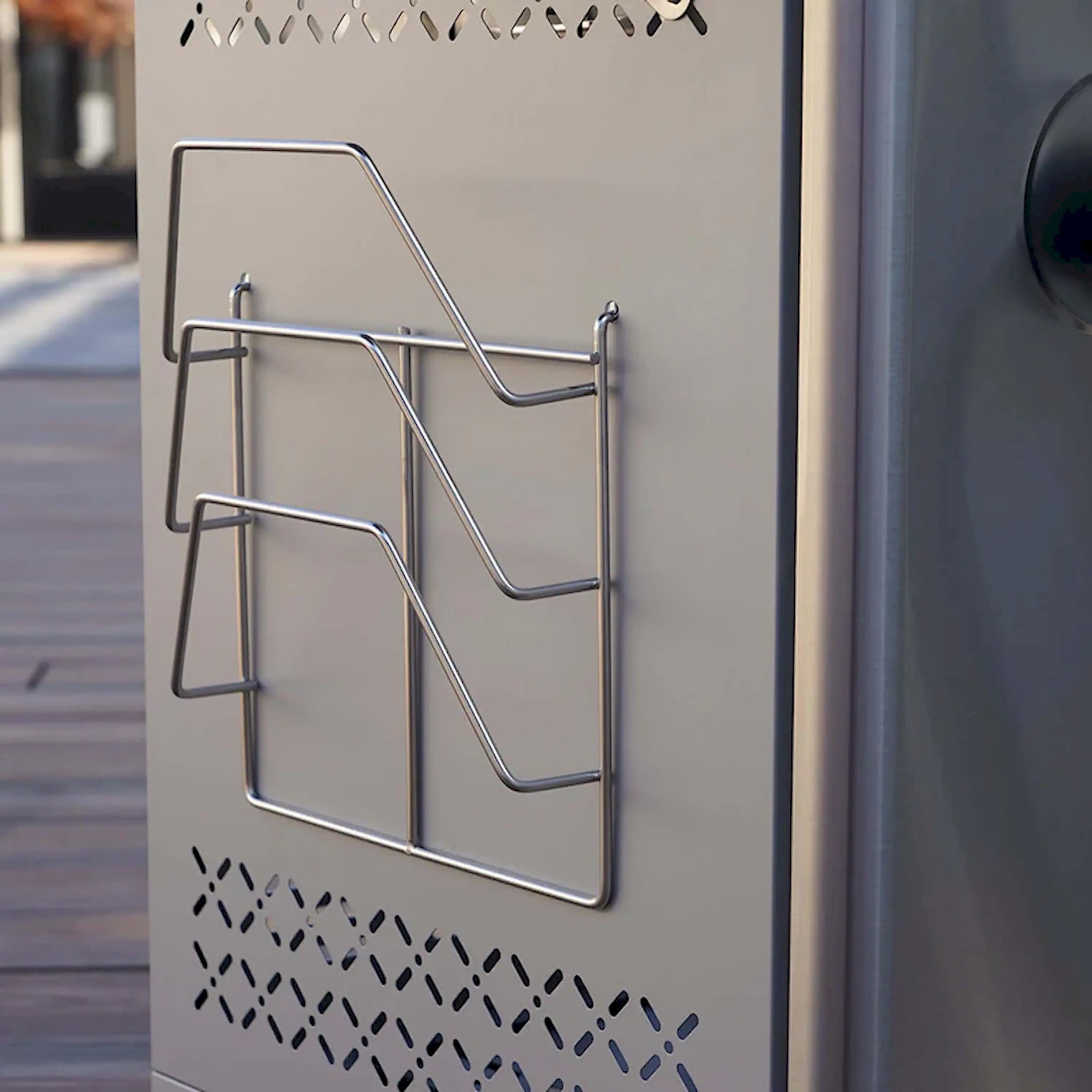 Chrome multifunction grill rack with hinged arms and three level frames