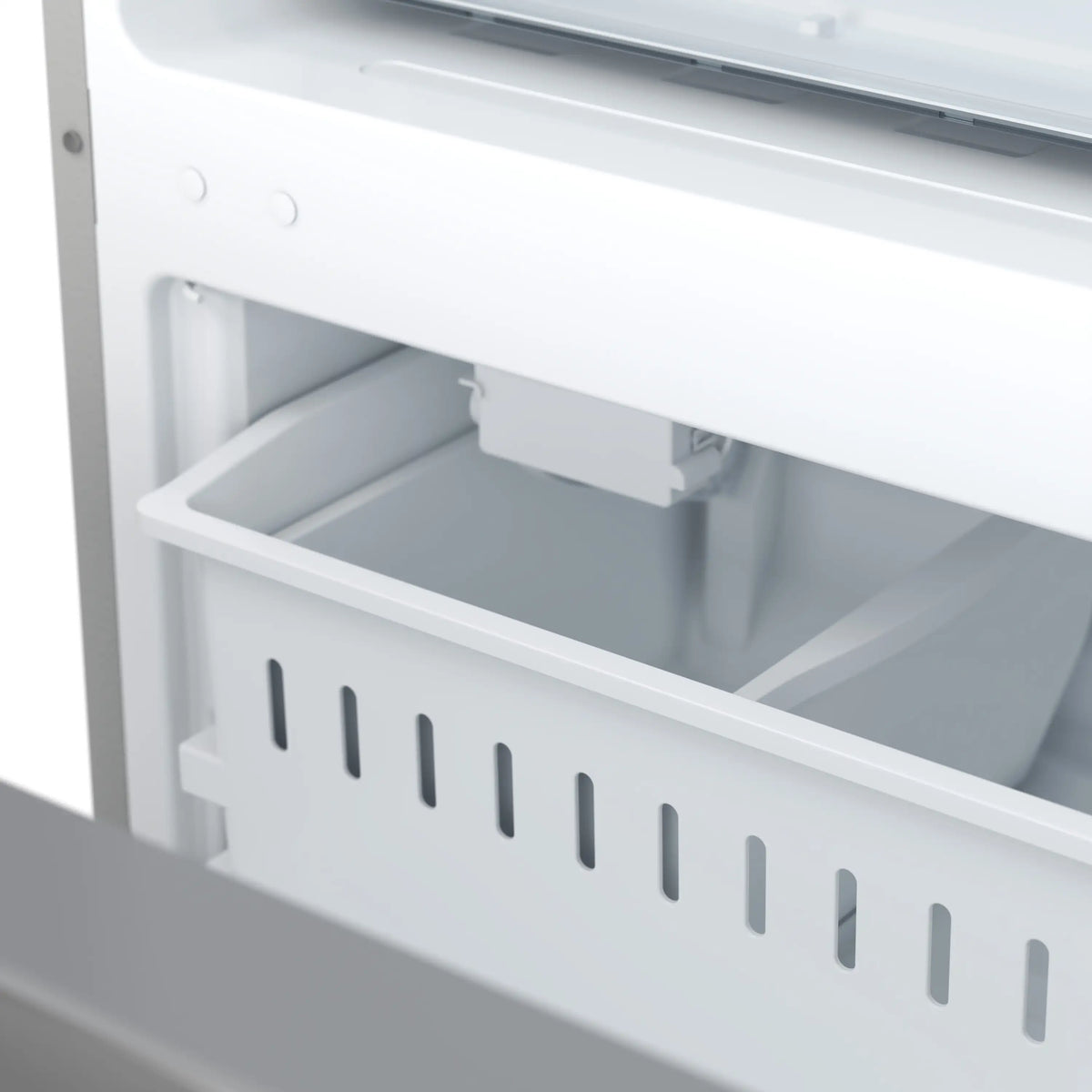 Refrigerator freezer drawer interior with vented panel and front pull rail