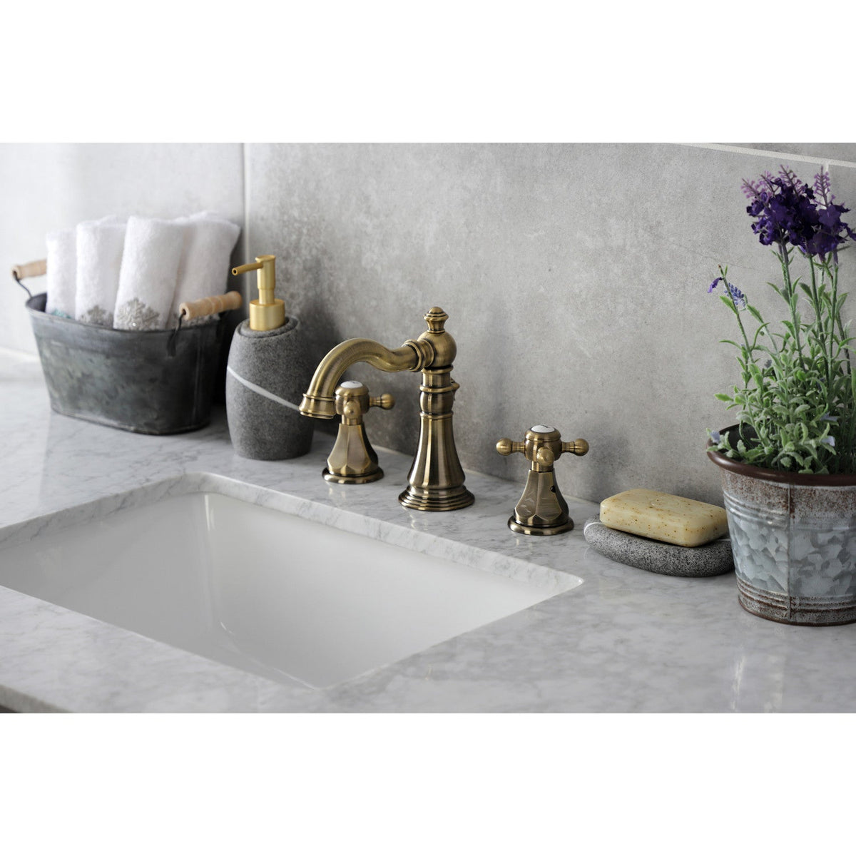 Metropolitan Widespread Bathroom Faucet with Brass Pop-Up in Antique Brass