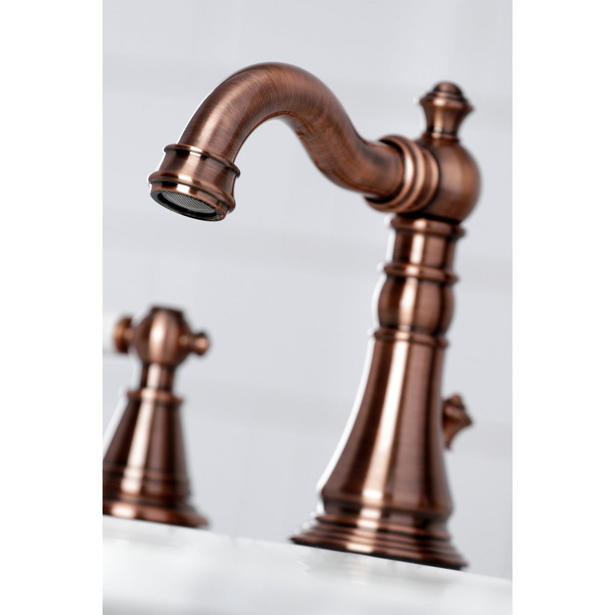 English Classic Widespread Bathroom Faucet with Brass Pop-Up in Antique Copper