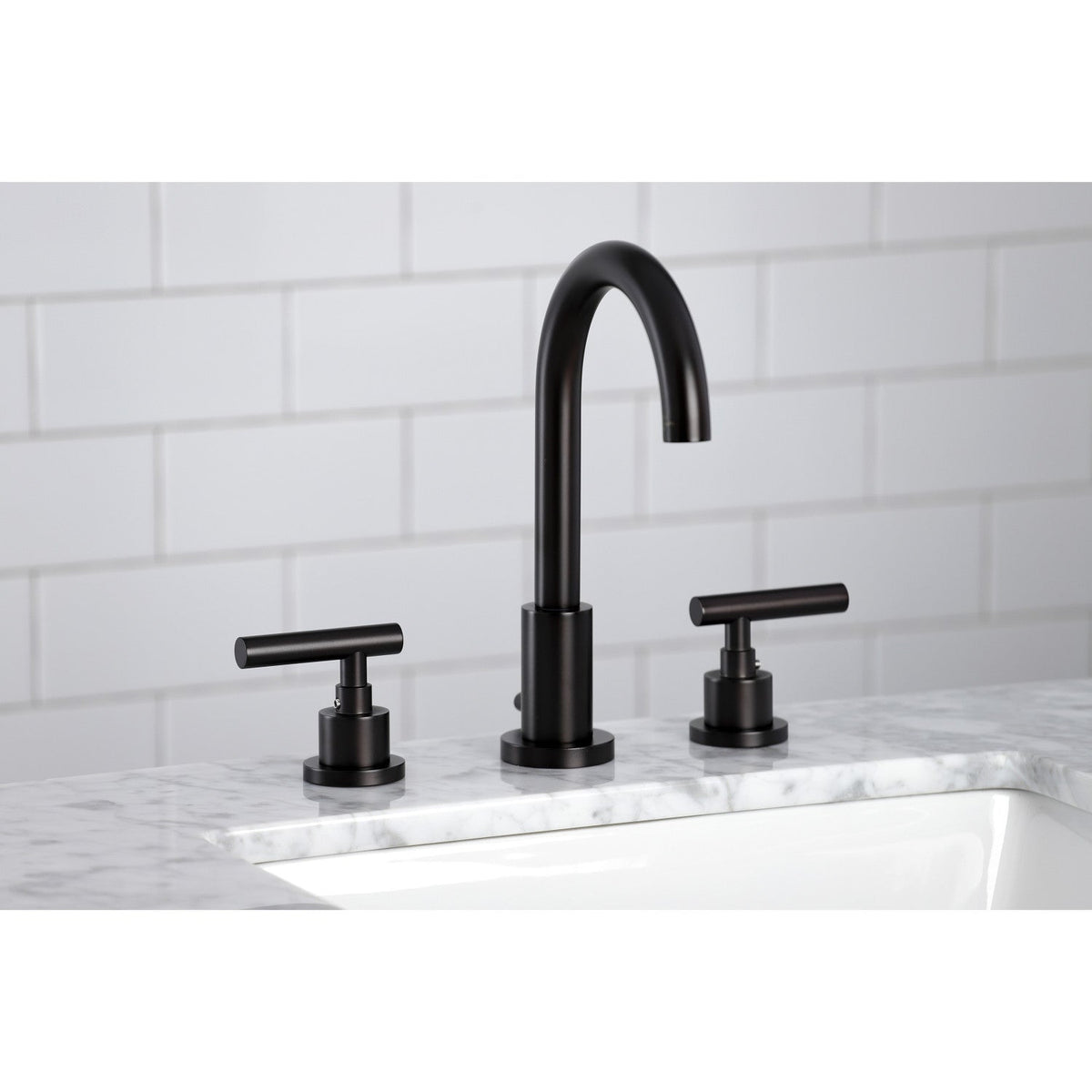 Manhattan Widespread Bathroom Faucet with Brass Pop-Up in Oil Rubbed Bronze