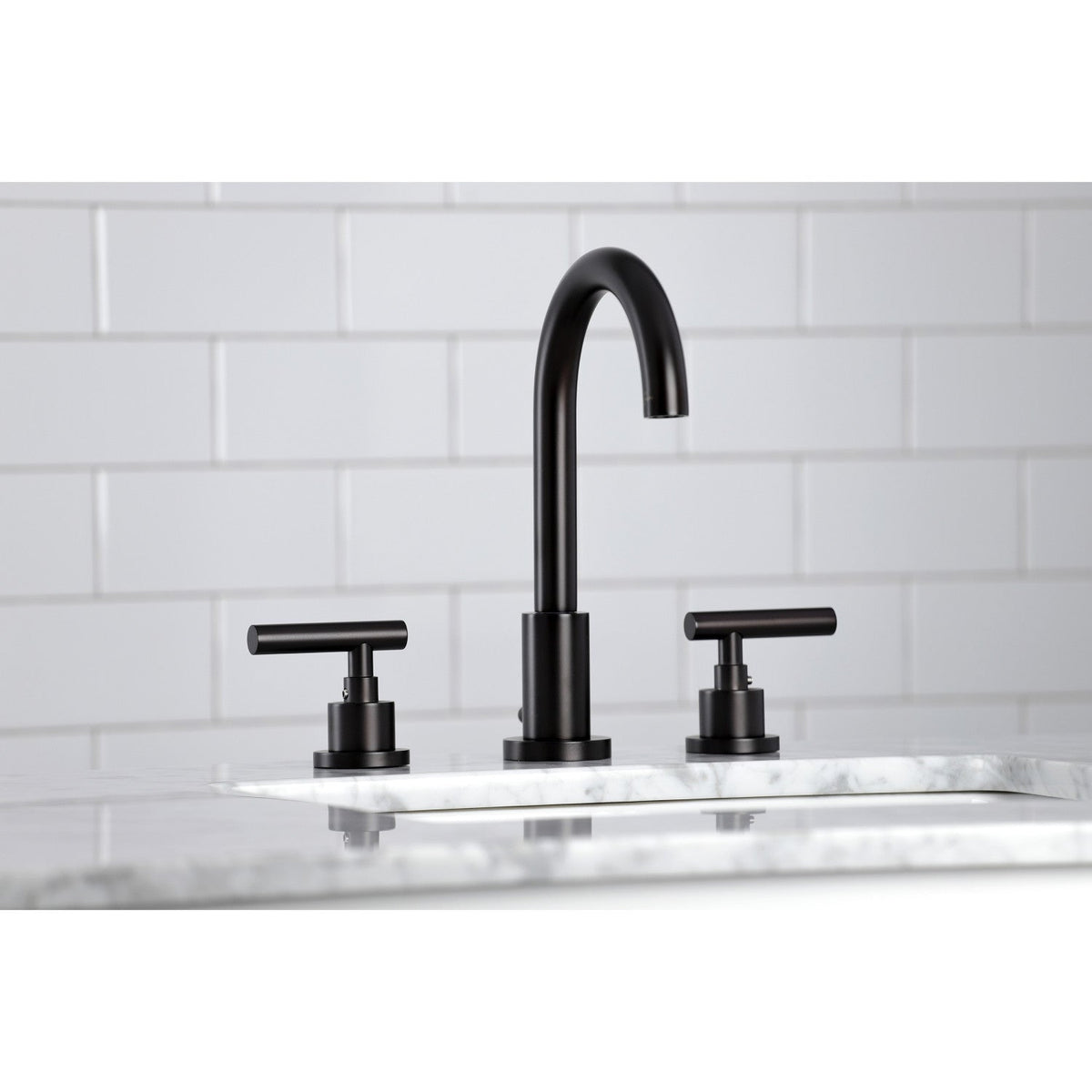Manhattan Widespread Bathroom Faucet with Brass Pop-Up in Oil Rubbed Bronze