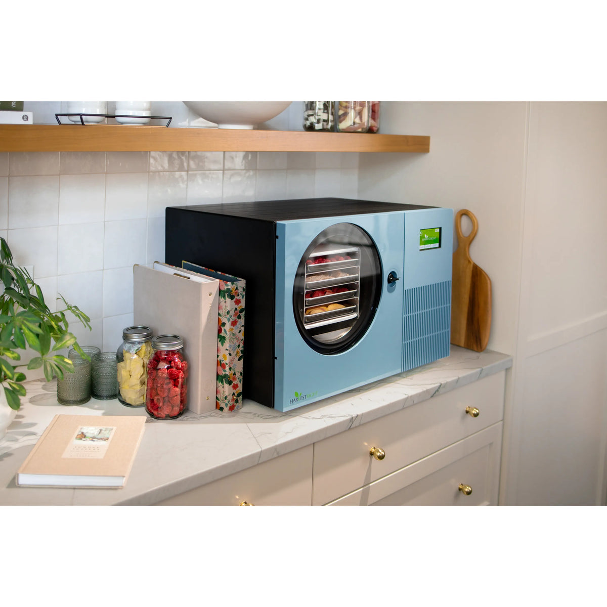 Harvest Right Countertop Pro Freeze Dryer, 4 Tray & Mylar Starter Kit in Pale Blue (HRFDCAZ-PP)