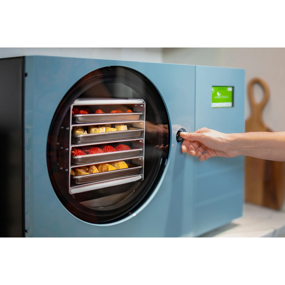 Harvest Right Countertop Pro Freeze Dryer, 4 Tray & Mylar Starter Kit in Pale Blue (HRFDCAZ-PP)