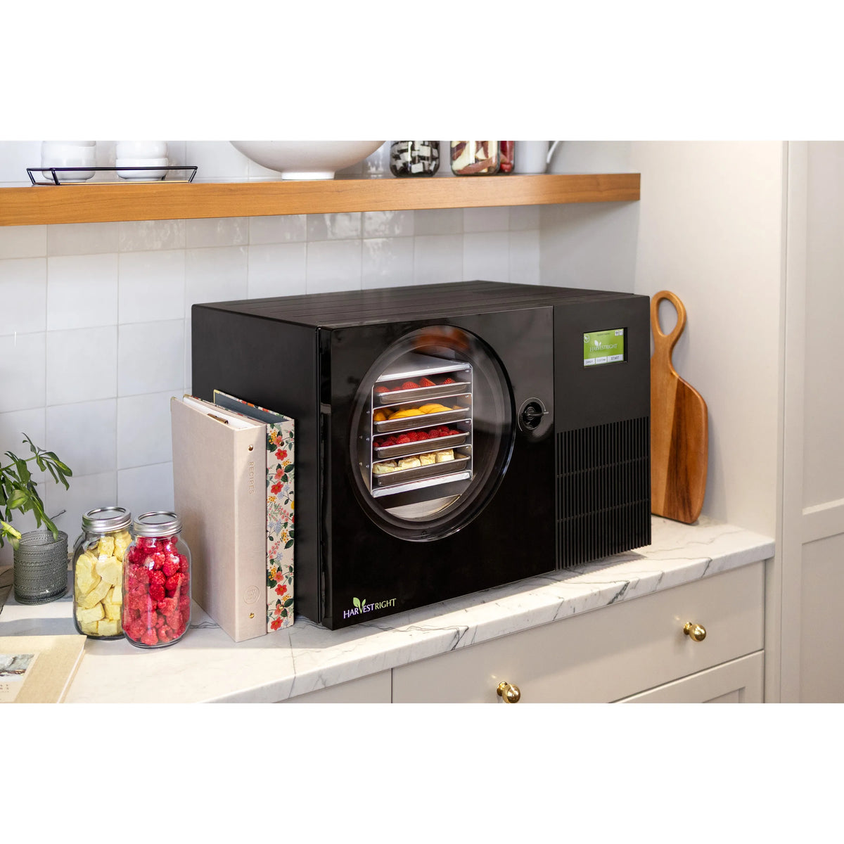 Harvest Right Countertop Pro Freeze Dryer, 4 Tray & Mylar Starter Kit in Black (HRFDCBK-PP)