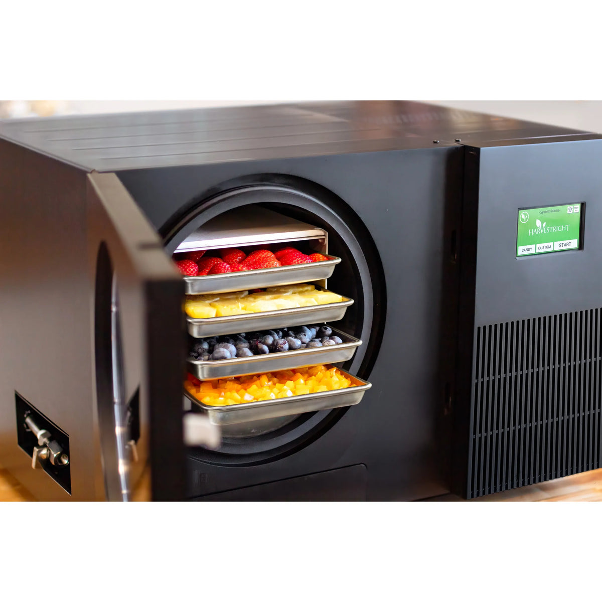 Harvest Right Countertop Pro Freeze Dryer, 4 Tray & Mylar Starter Kit in Black (HRFDCBK-PP)