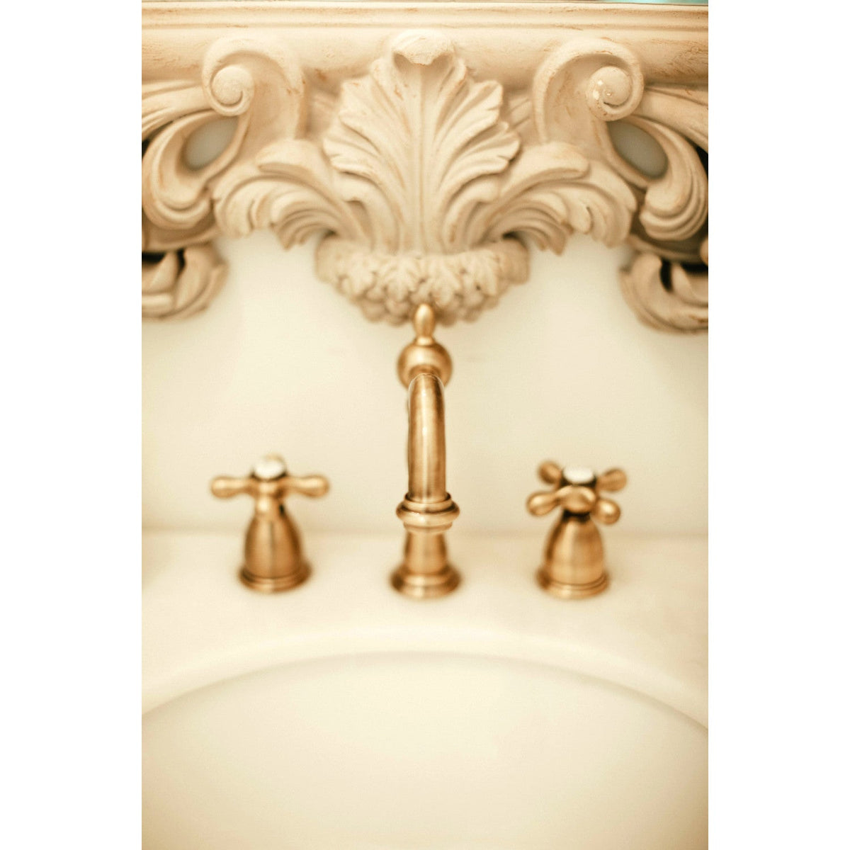 Heritage Widespread Bathroom Faucet with Brass Pop-Up in Antique Brass