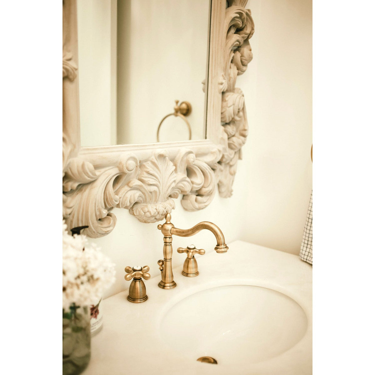 Heritage Widespread Bathroom Faucet with Brass Pop-Up in Antique Brass