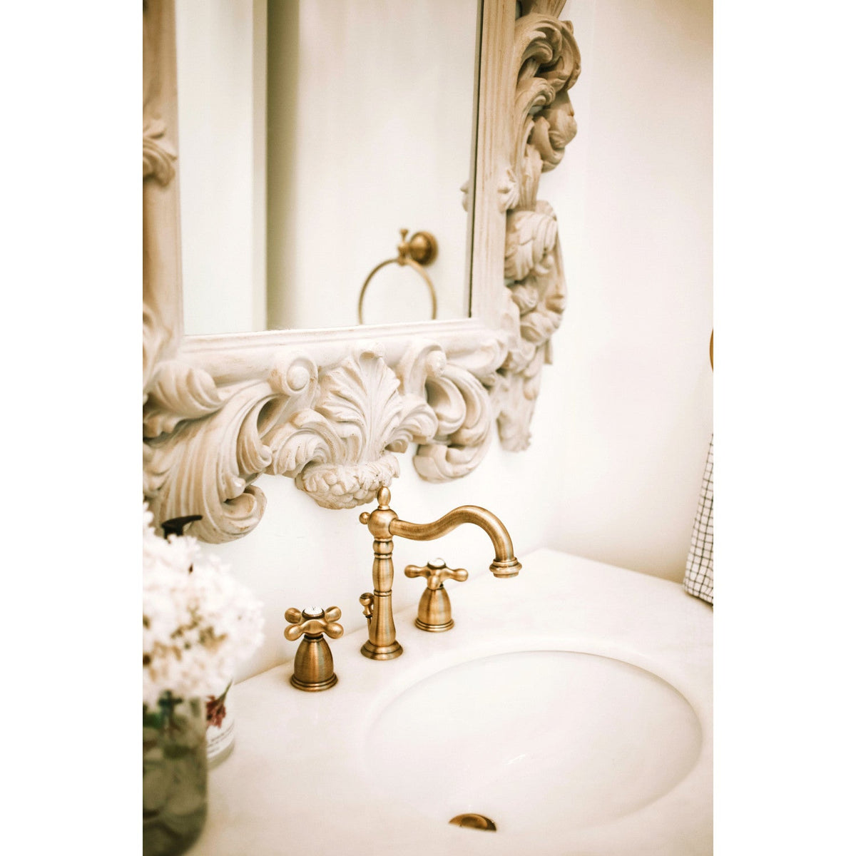 Heritage Widespread Bathroom Faucet with Brass Pop-Up in Antique Brass