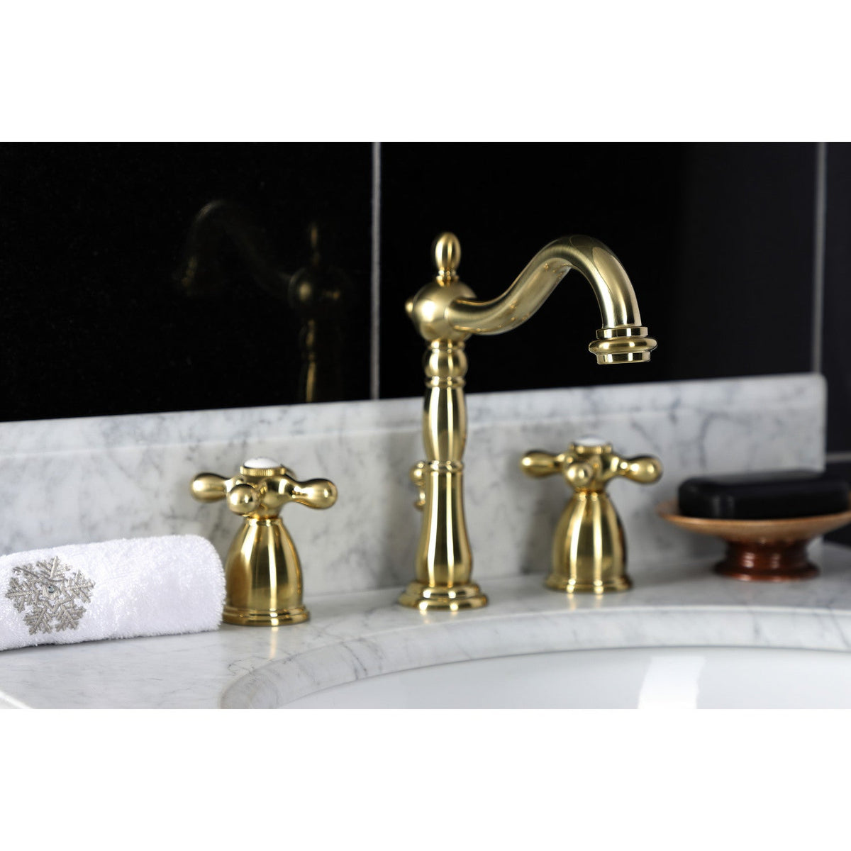 Heritage Widespread Bathroom Faucet with Brass Pop-Up in Brushed Brass