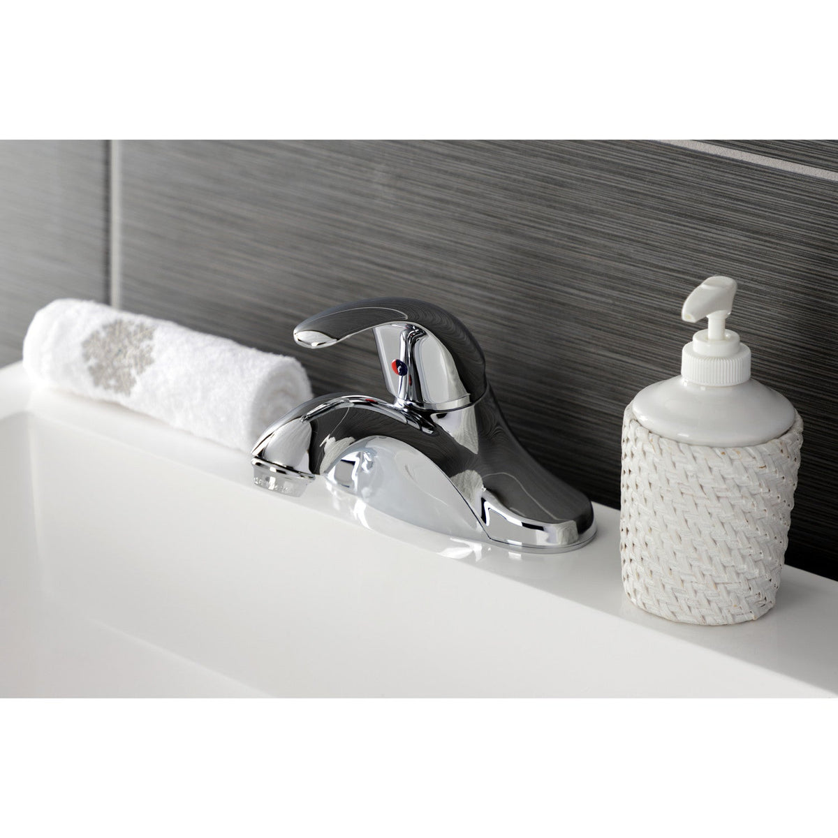 Legacy Single-Handle 4" Centerset Bathroom Faucet in Polished Chrome
