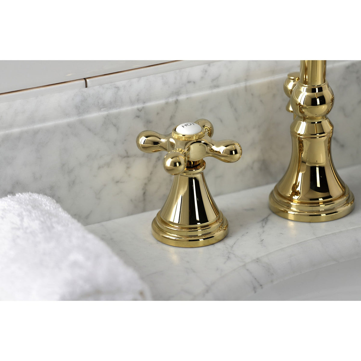 Governor Widespread Bathroom Faucet with Brass Pop-Up in Polished Brass
