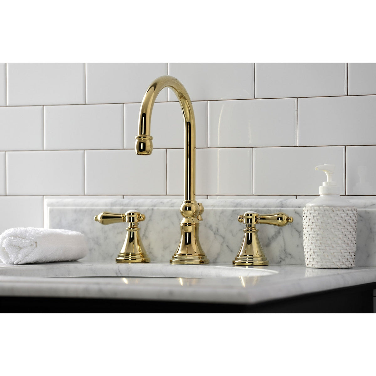 Heirloom Widespread Bathroom Faucet with Brass Pop-Up in Polished Brass