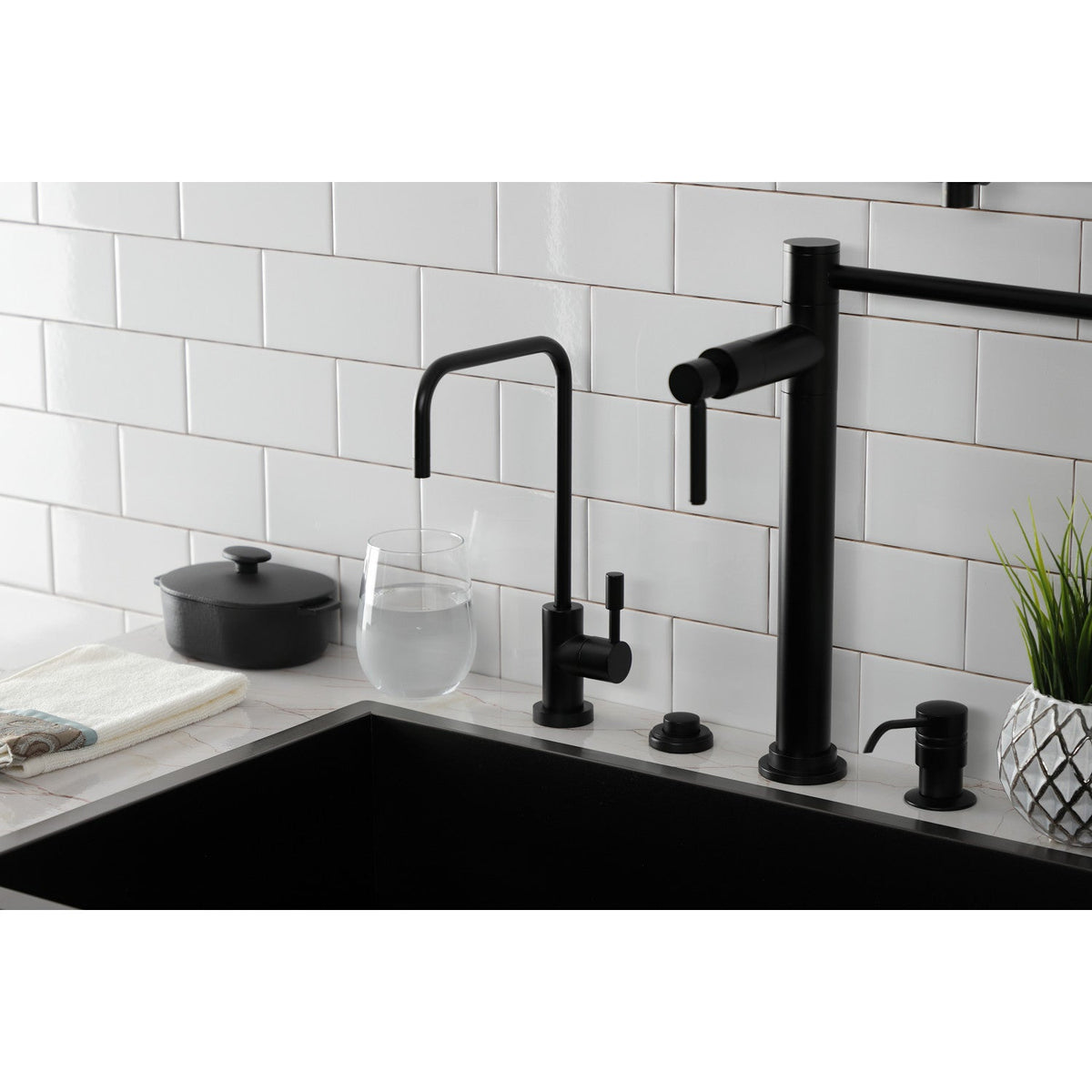 Concord Single-Handle Water Filtration Faucet in Matte Black