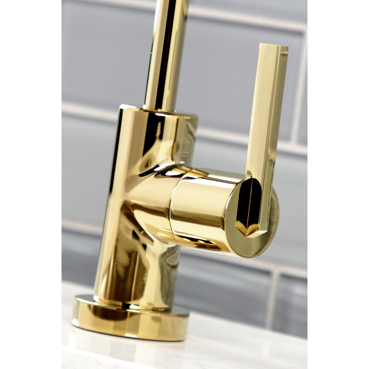 Continental Single-Handle Water Filtration Faucet in Polished Brass