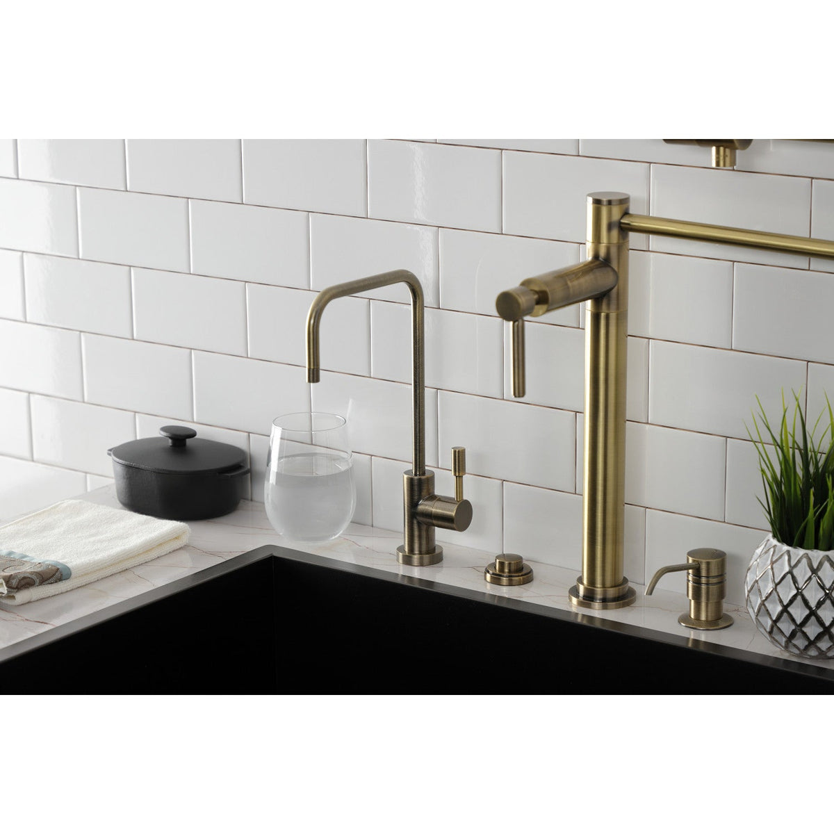 Concord Single-Handle Water Filtration Faucet in Antique Brass