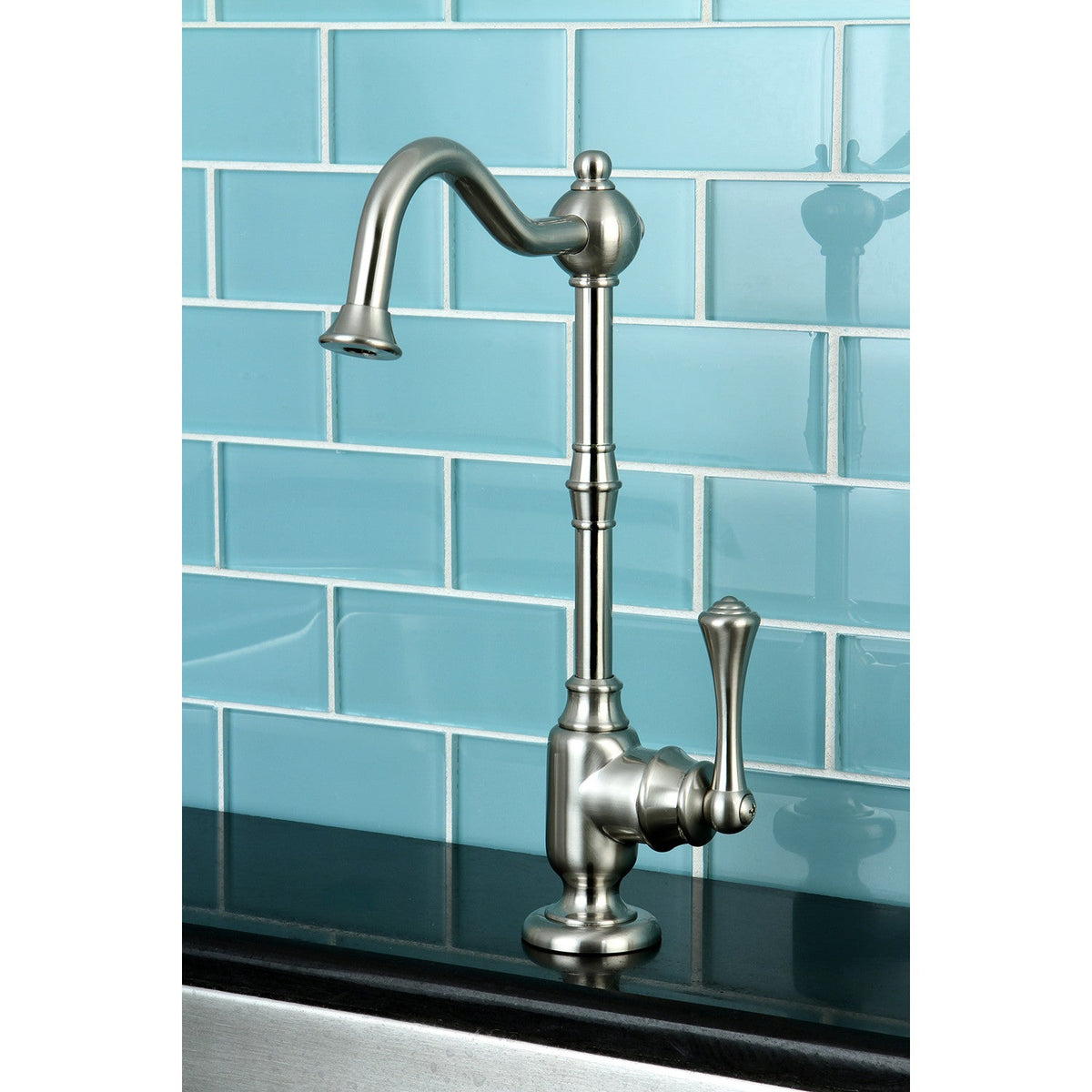 Vintage Single-Handle Water Filtration Faucet in Brushed Nickel