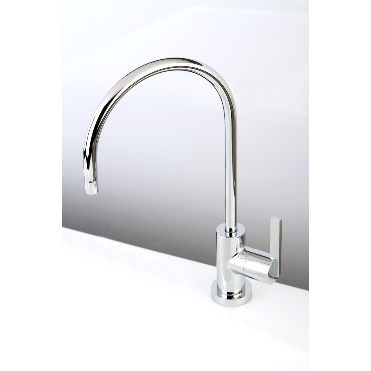 Continental Single-Handle Water Filtration Faucet in Polished Chrome