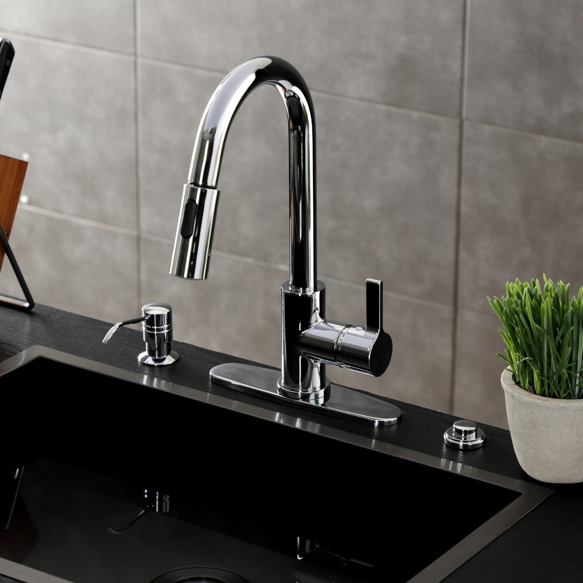 Gourmetier Continental Single-Handle Pull-Down Kitchen Faucet in Polished Chrome