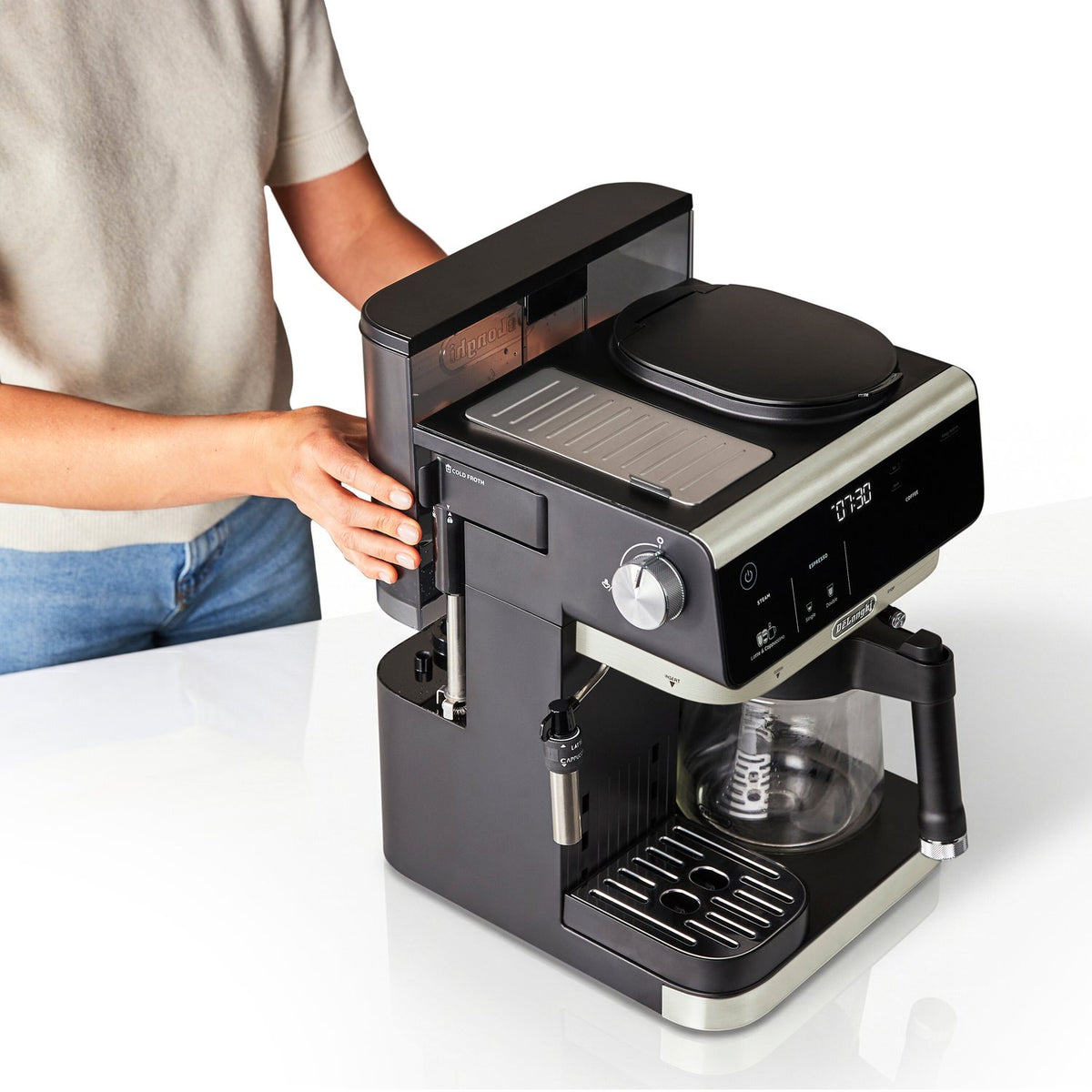 De'Longhi All-in-One Combination Coffee and Espresso Machine with Manual Steam Wand in Black (COM630BK) - image 10