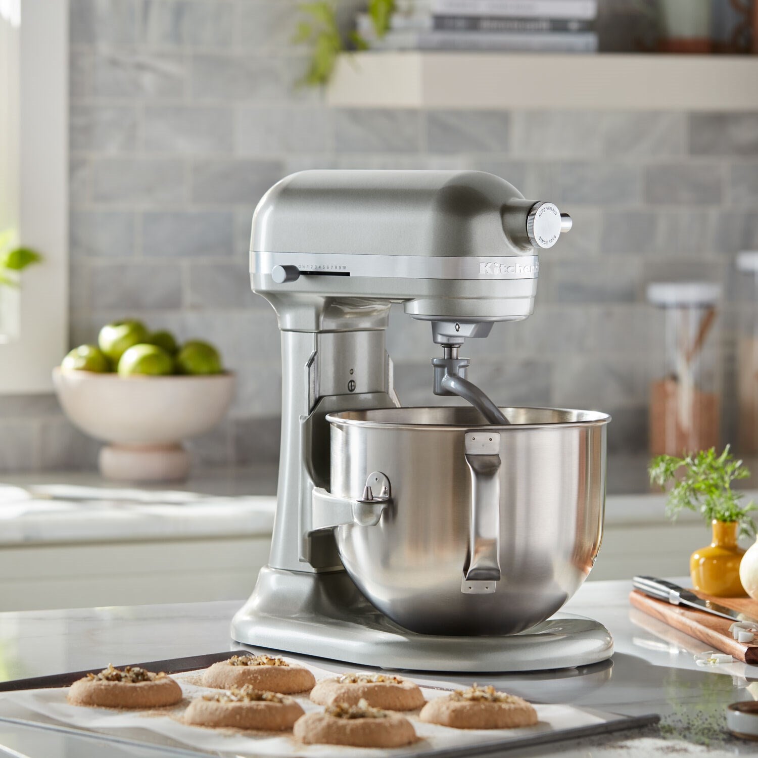 KitchenAid stand mixer with 7-quart bowl lift and dough attachments, Contour Silver