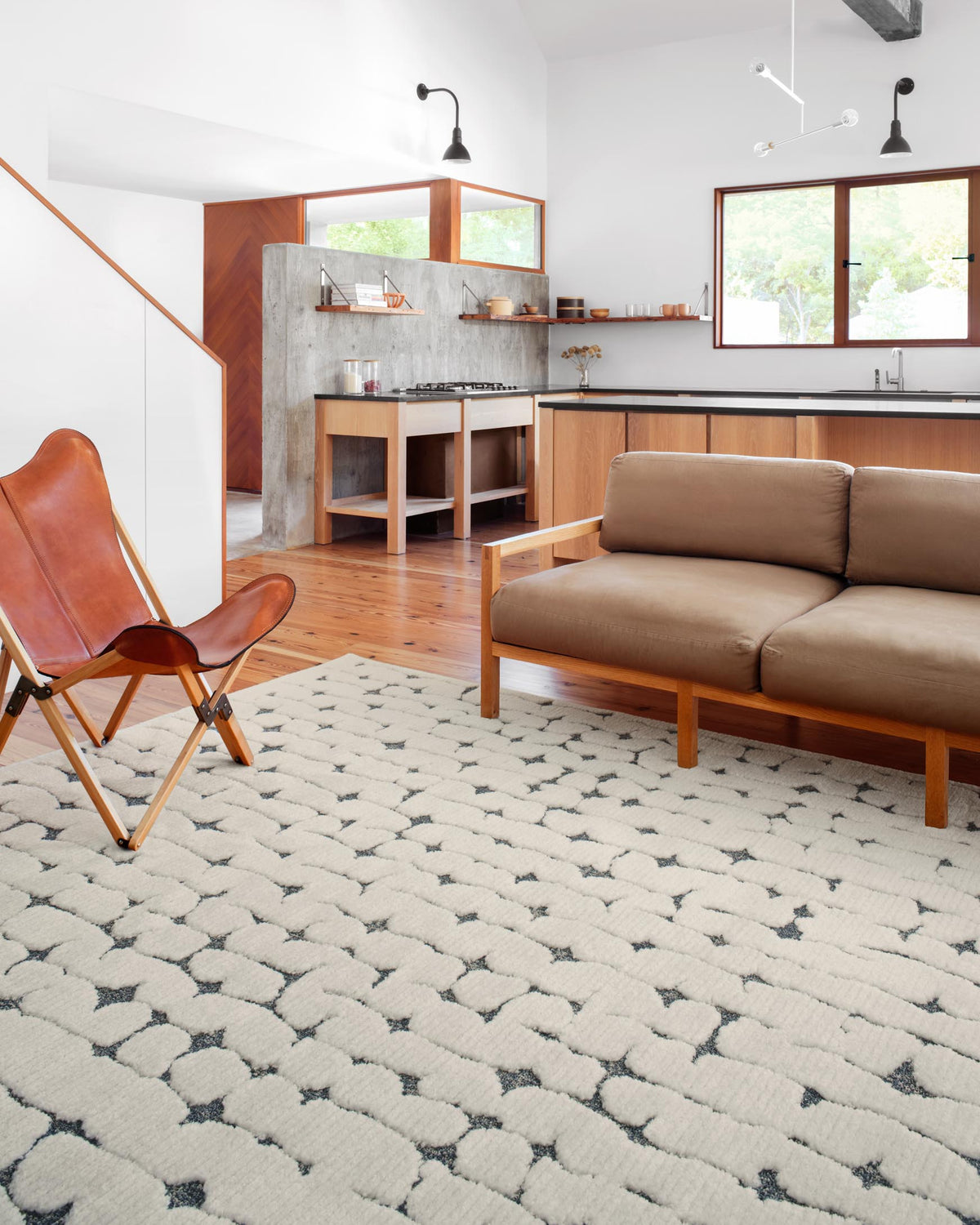 Rectangular rug with navy star lattice on white, short pile for living room flooring