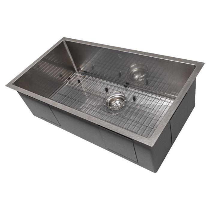 Stainless steel single-bowl undermount kitchen sink with bottom grid and two drain strainers
