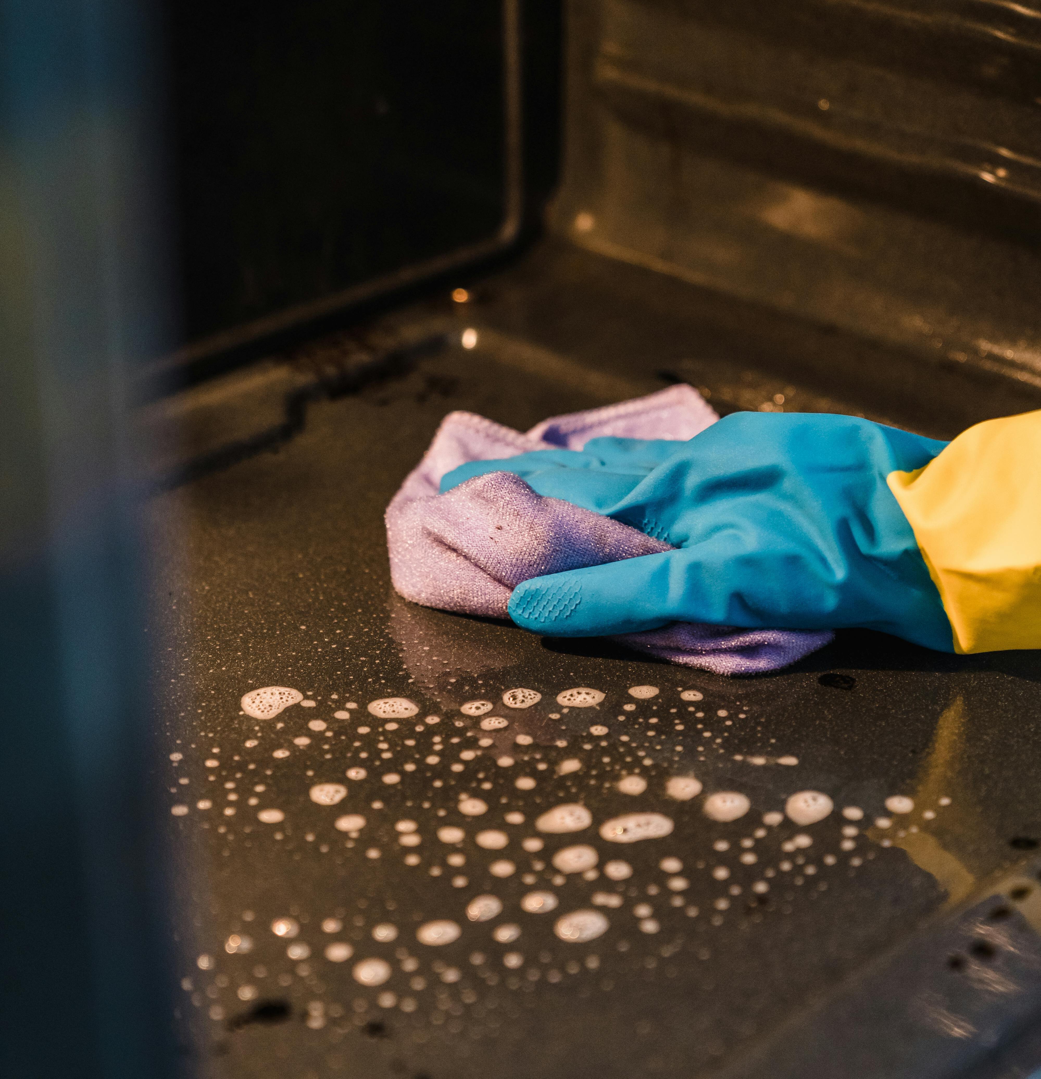 The Best Way to Clean the Inside of Your Oven: 3 Pro Methods Explained