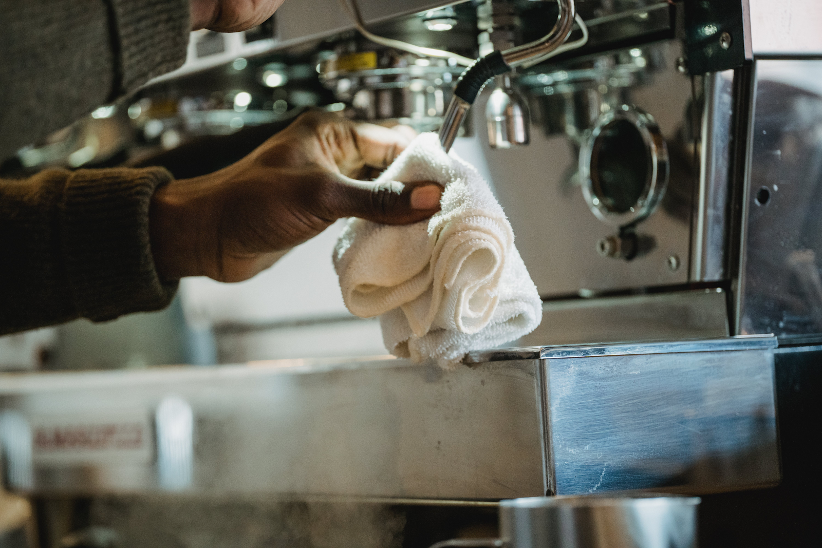 How To Rinse & Descale DeLonghi Espresso Machines