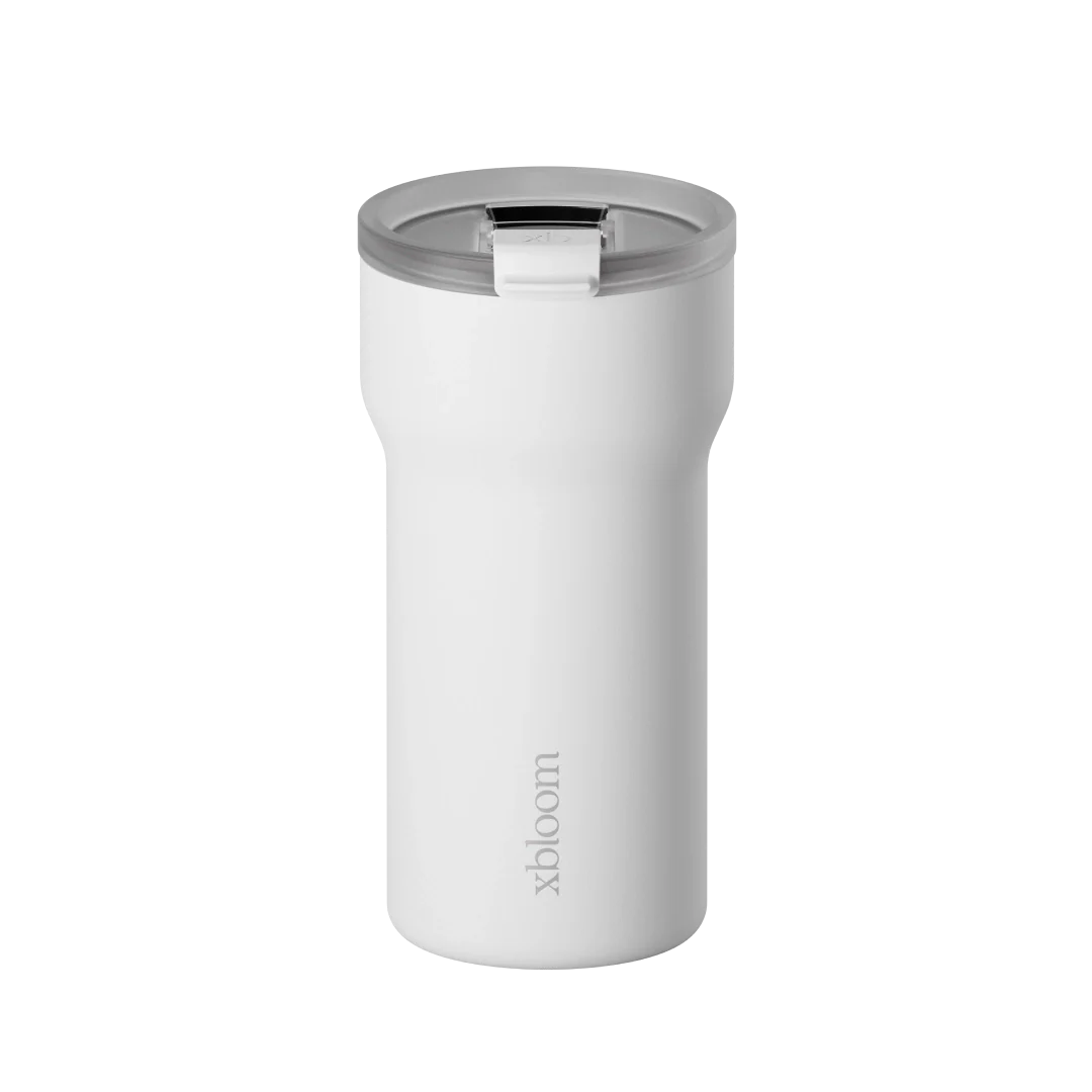 Cloud white passenger tumbler with clear flip-top lid