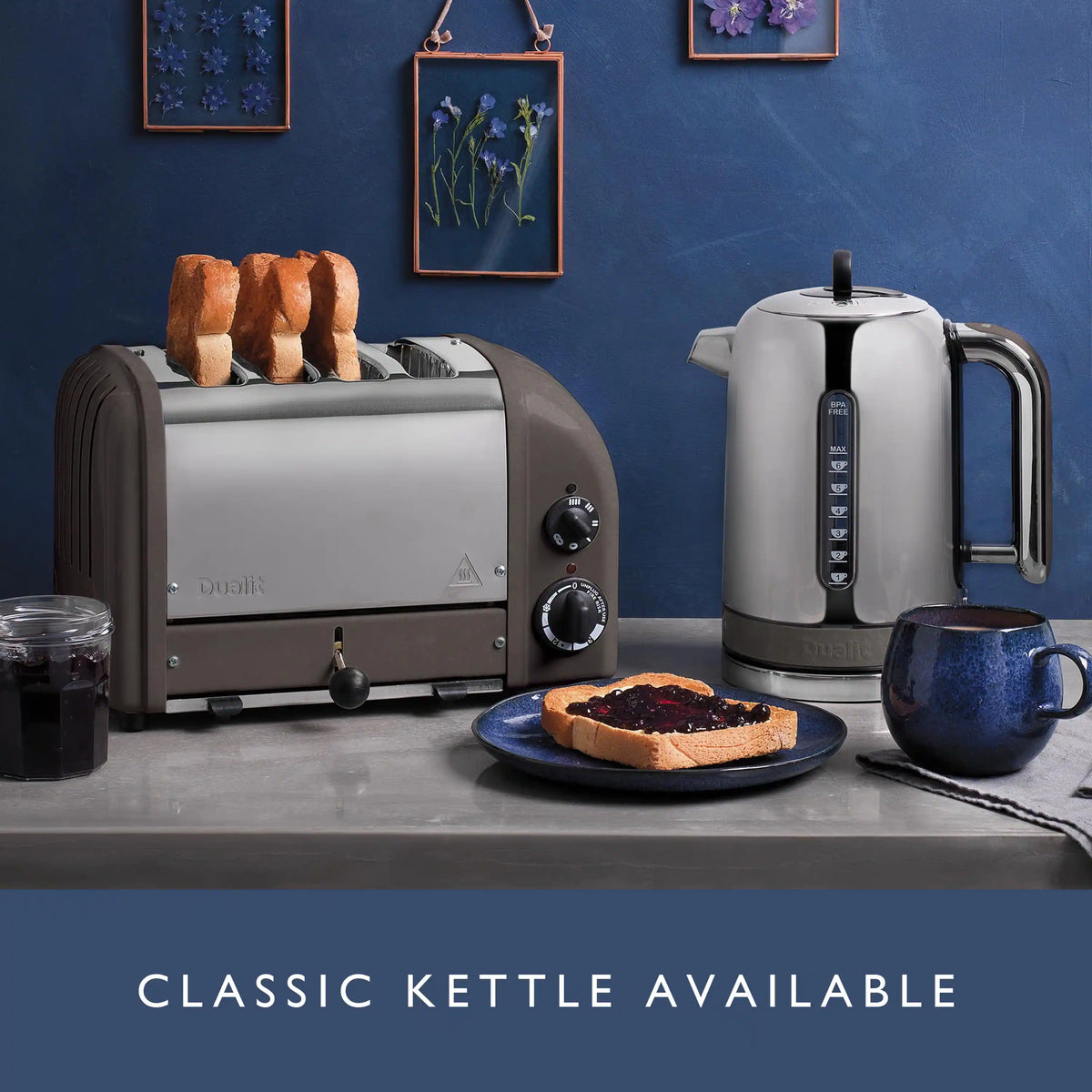 Metallic charcoal 4-slice toaster with lever and control knobs, Dualit branding