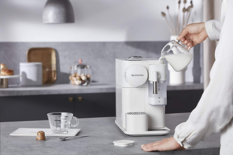 De'Longhi Nespresso Lattissima One Single Serve Coffee Machine in White (EN510W)