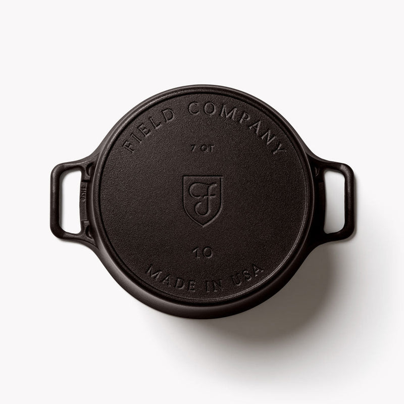 Field Company No.10, 11 ⅝-Inches Top Diameter and 7-Quartz Cast Iron Dutch Oven