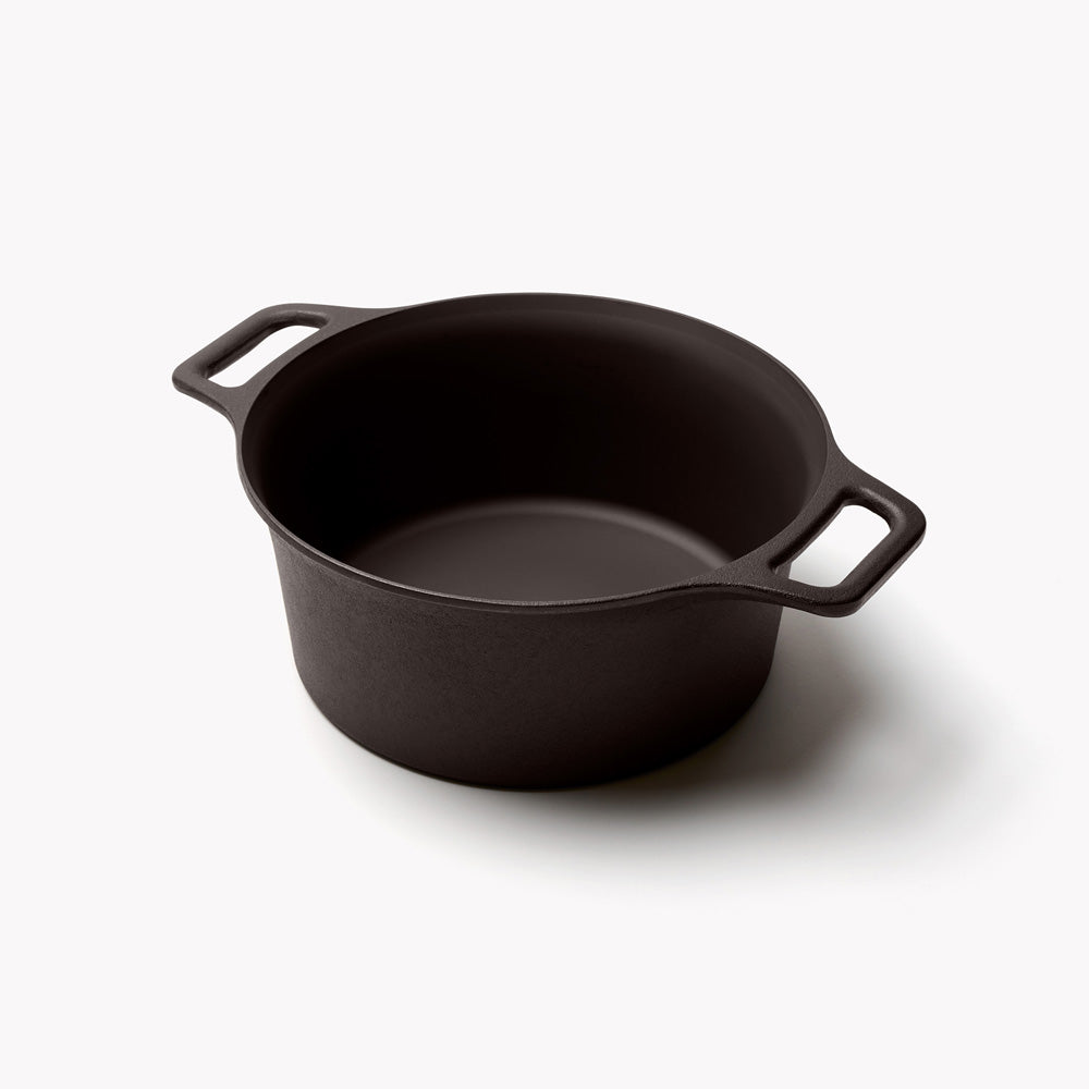 Field Company cast iron dutch oven, lidless, two side handles