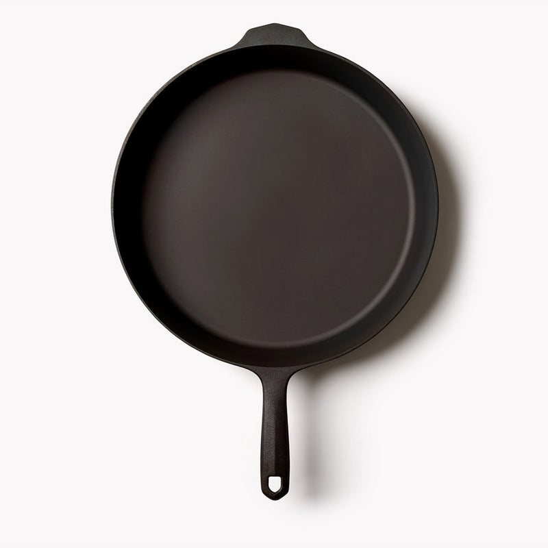 Field Company No.12, 13 ⅜-Inches Cast Iron Skillet