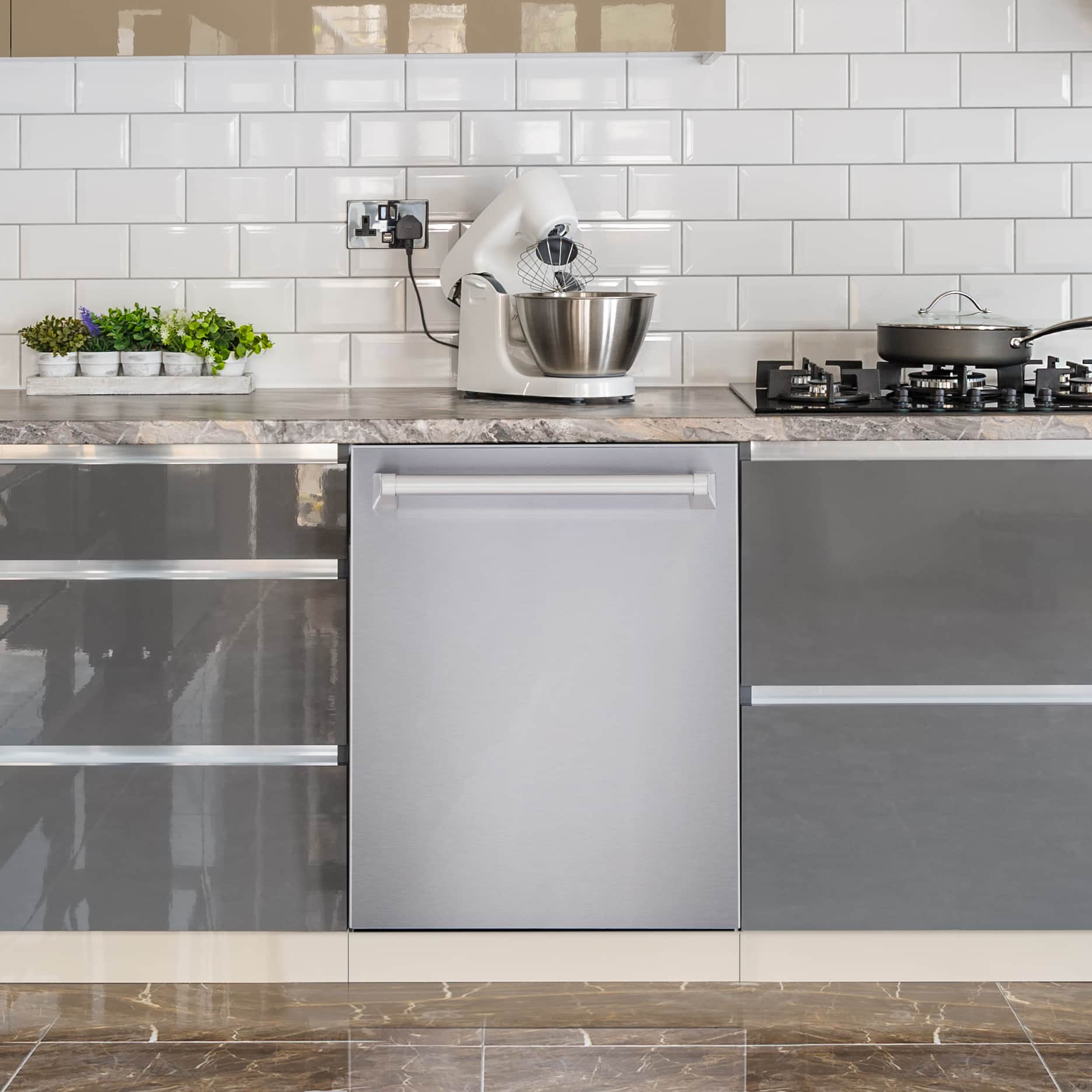 Stainless dishwasher undercounter with top door handle
