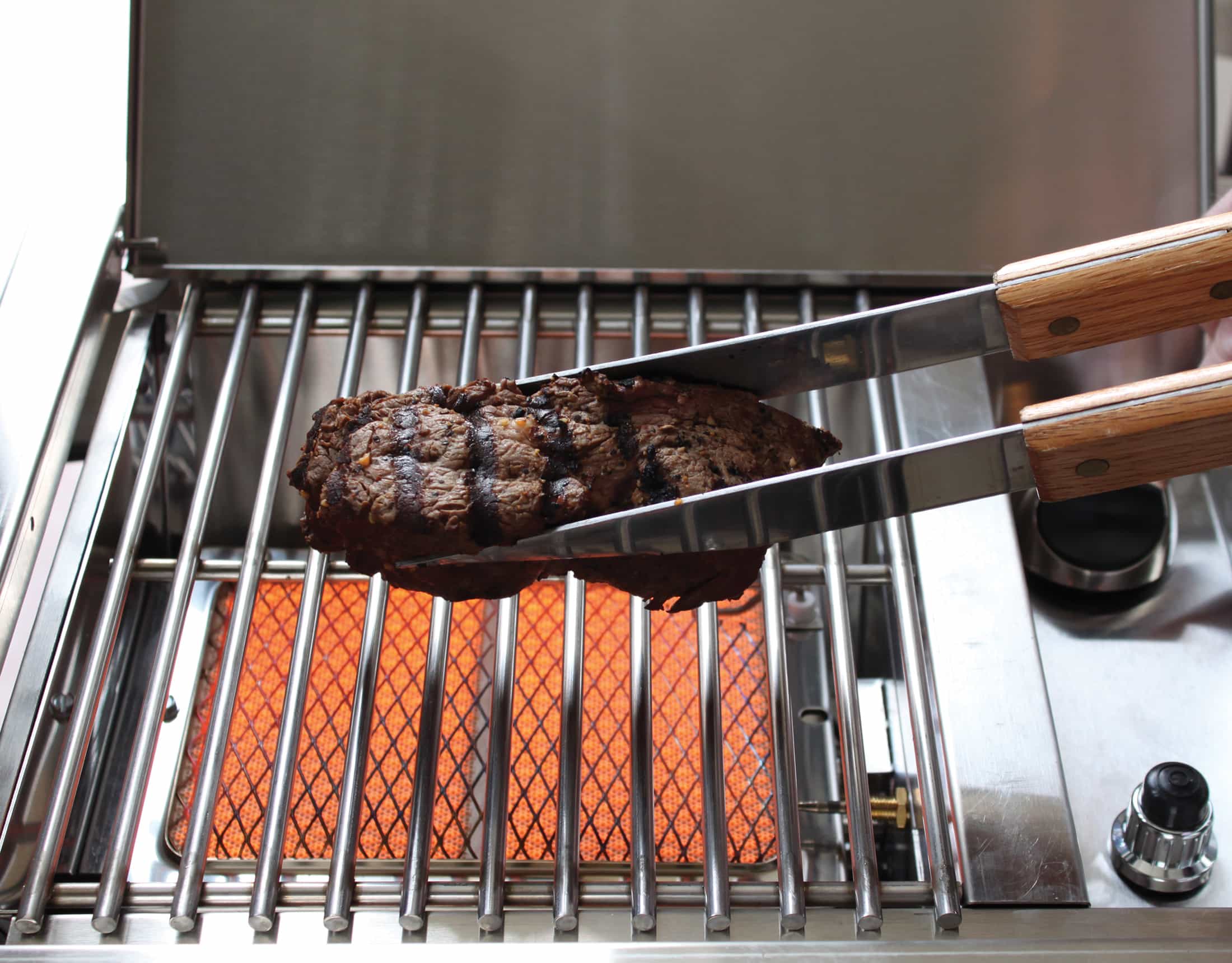 Infrared side burner grate with searing food and stainless bars, with wooden handles
