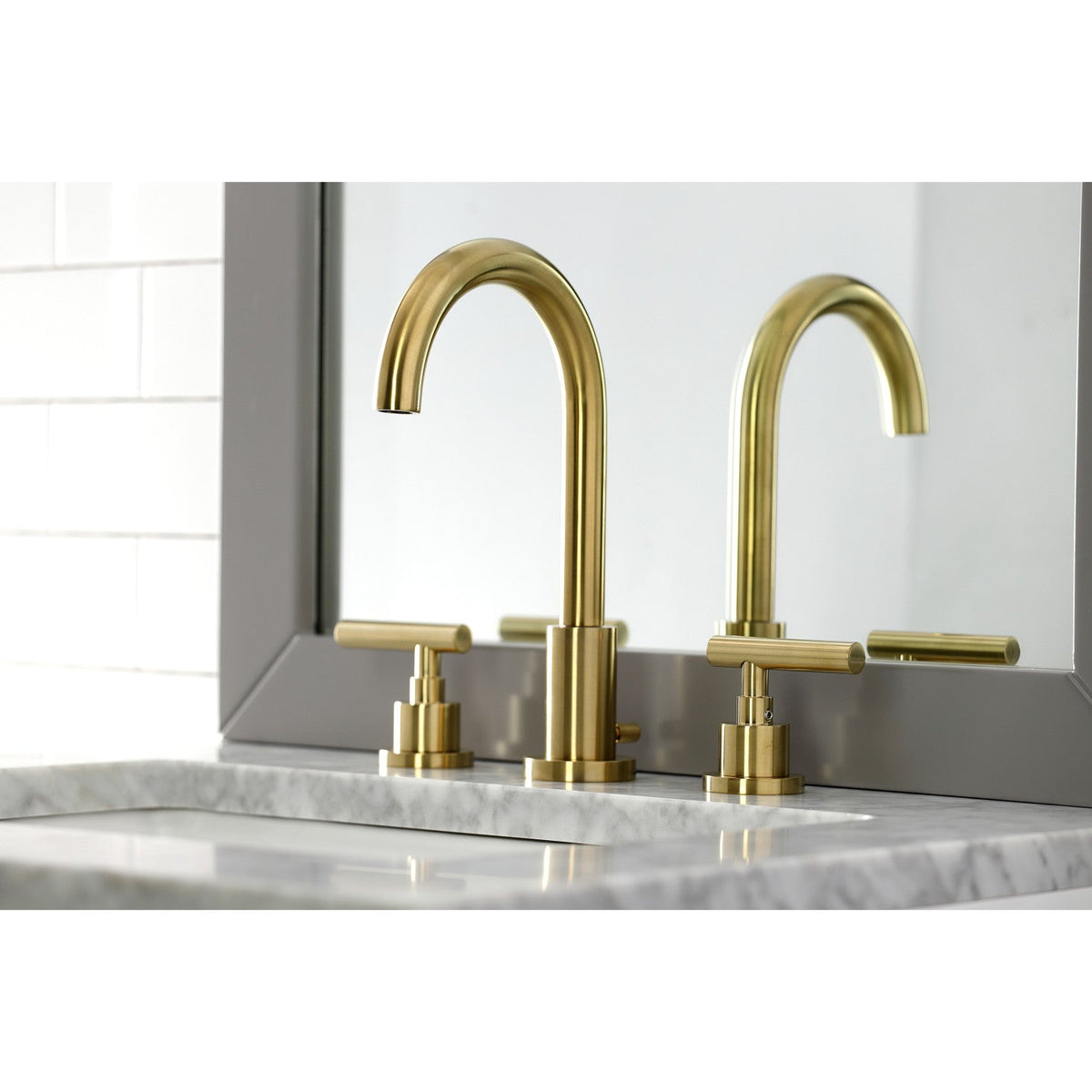 Manhattan Widespread Bathroom Faucet with Brass Pop-Up in Brushed Brass