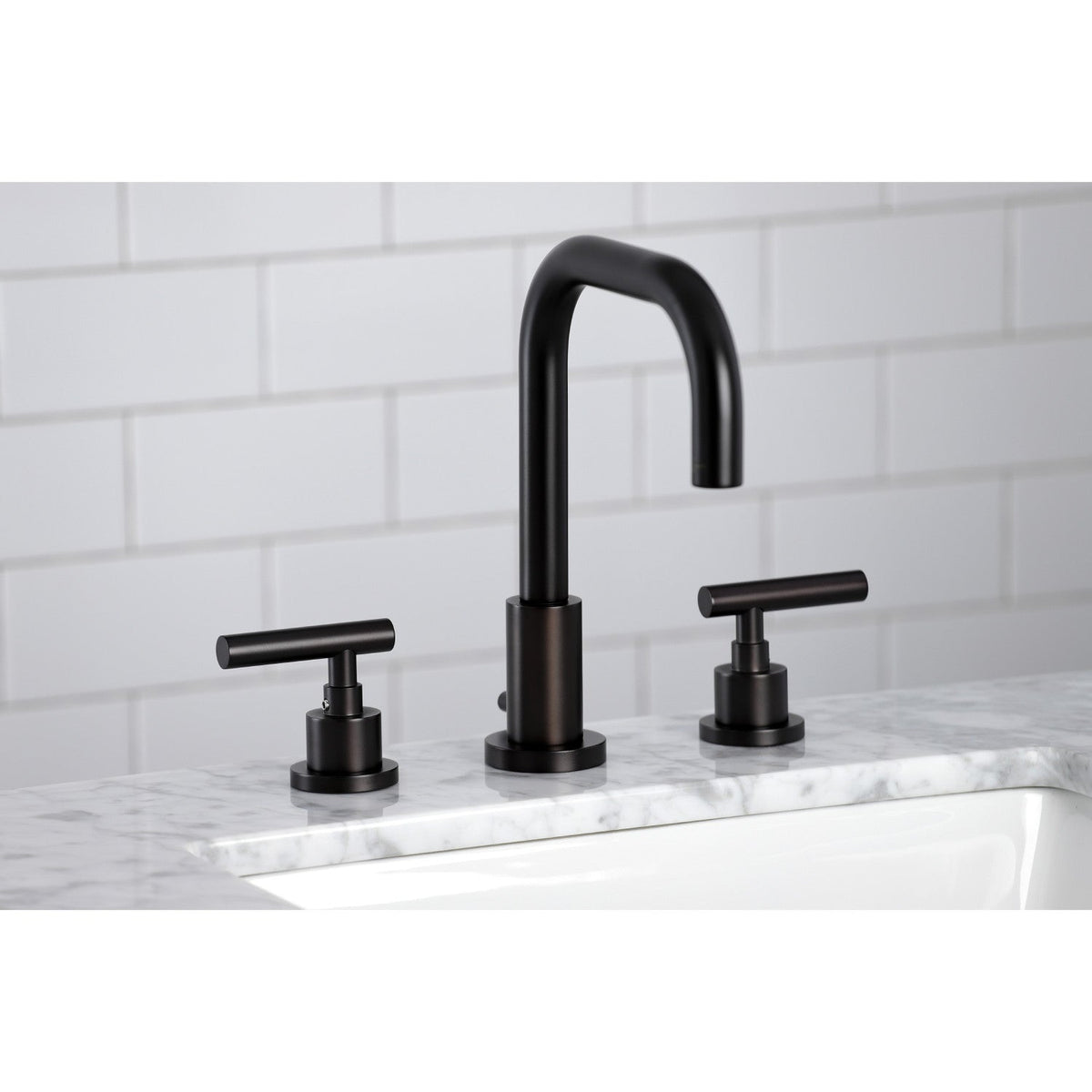 Manhattan Widespread Bathroom Faucet with Brass Pop-Up in Oil Rubbed Bronze