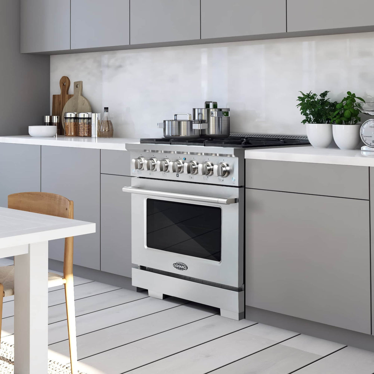 Stainless gas range with 6 Italian-style burners and built-in black oven door window