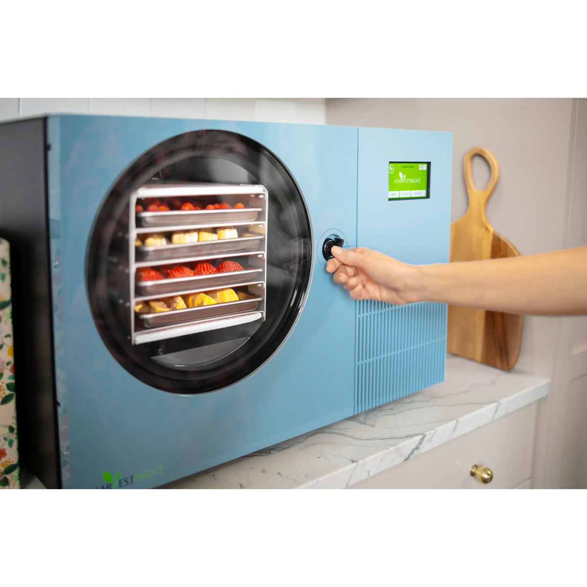 Harvest Right Countertop Pro Freeze Dryer, 4 Tray & Mylar Starter Kit in Pale Blue (HRFDCAZ-PP)