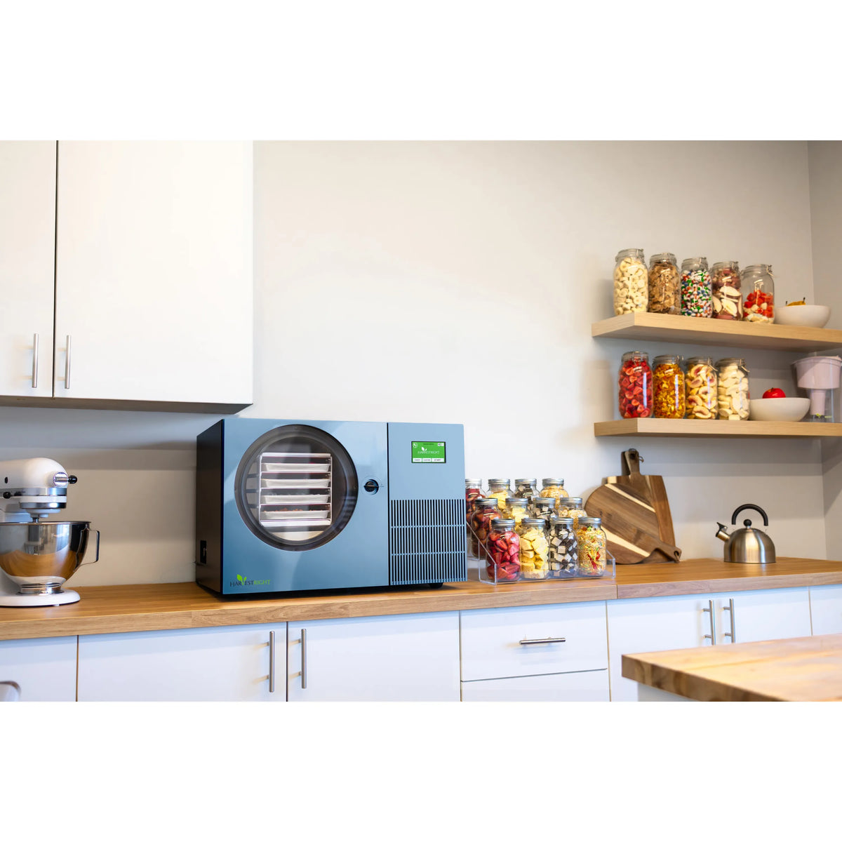 Harvest Right Countertop Pro Freeze Dryer, 4 Tray & Mylar Starter Kit in Pale Blue (HRFDCAZ-PP)