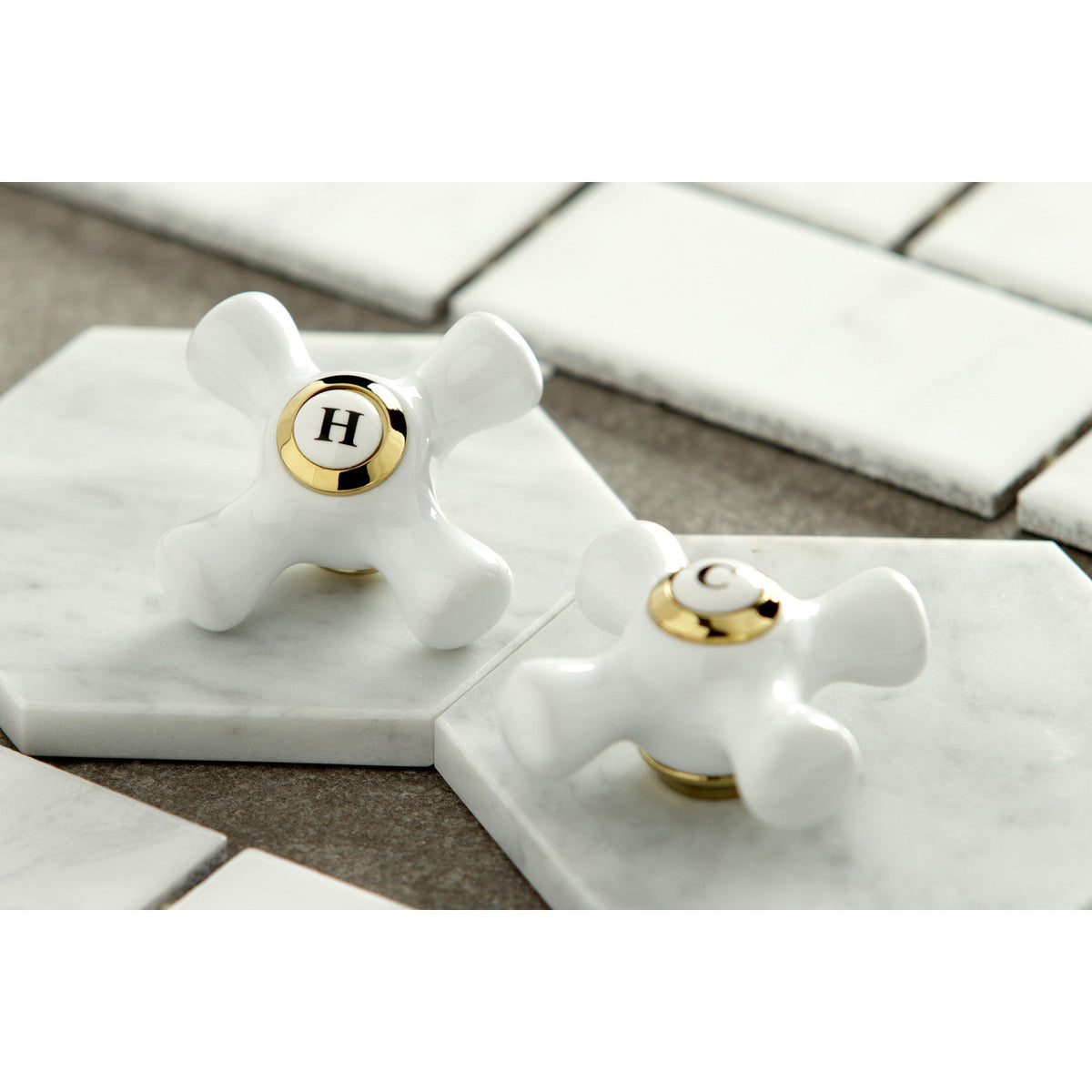 Heritage Double-Handle 4" Centerset Bathroom Faucet with Pop-Up Drain in Polished Brass
