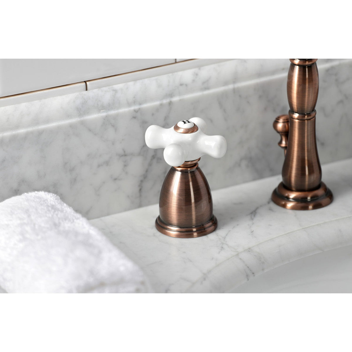 Heritage Widespread Bathroom Faucet with Brass Pop-Up in Antique Copper