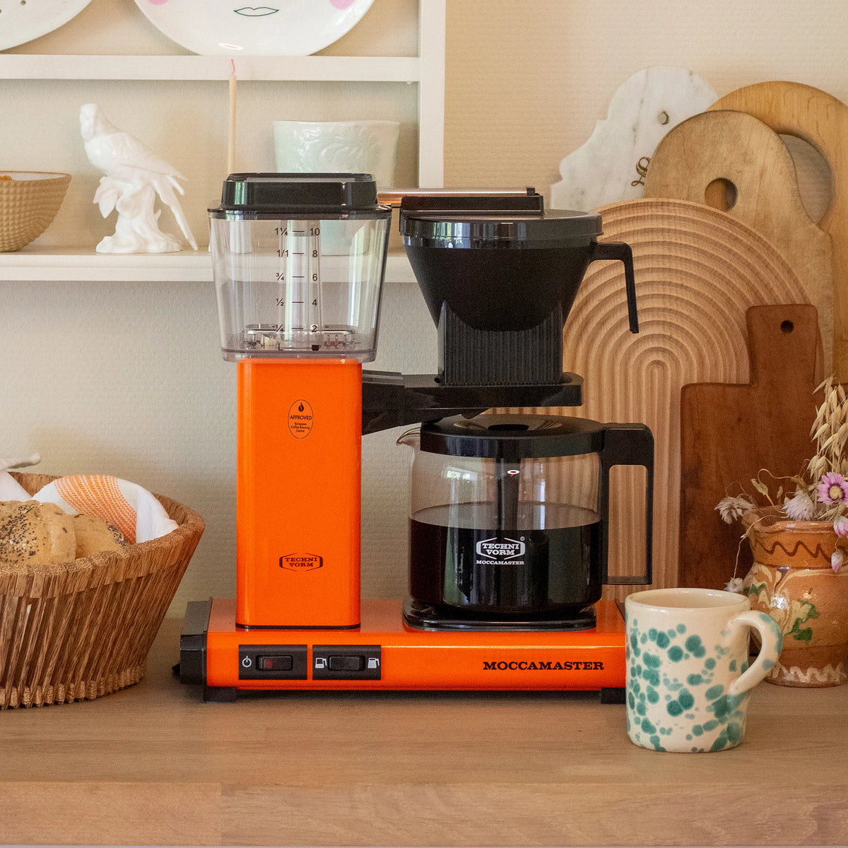 Moccamaster KBGV Select Glass Carafe 10-Cup Coffee Maker in Orange wit