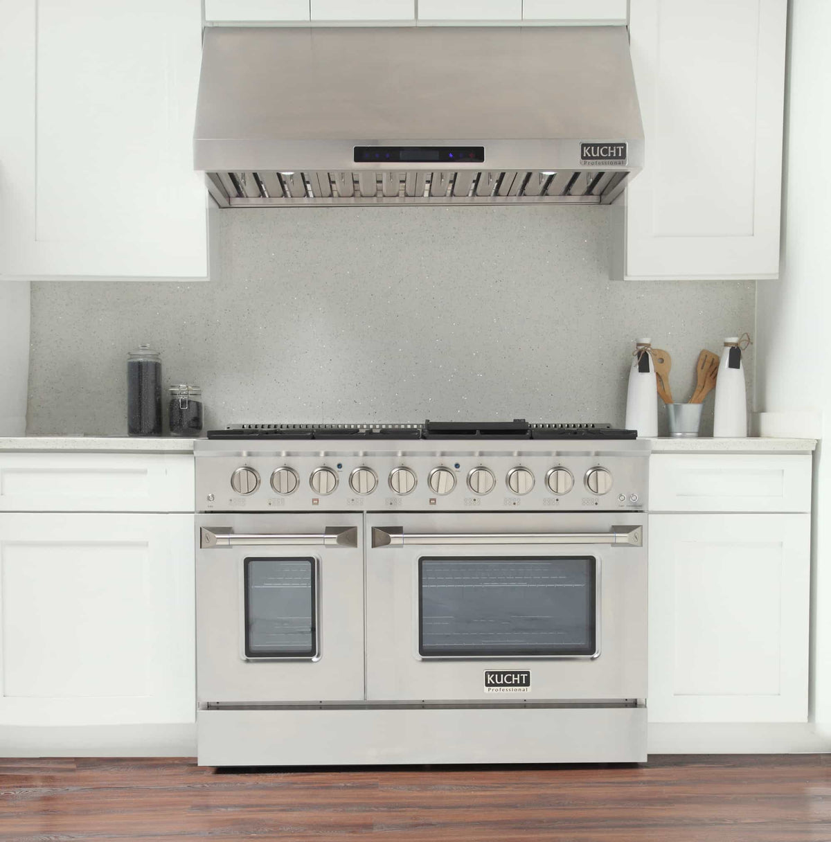 Stainless steel Kucht dual-fuel range with oven doors and front control knobs