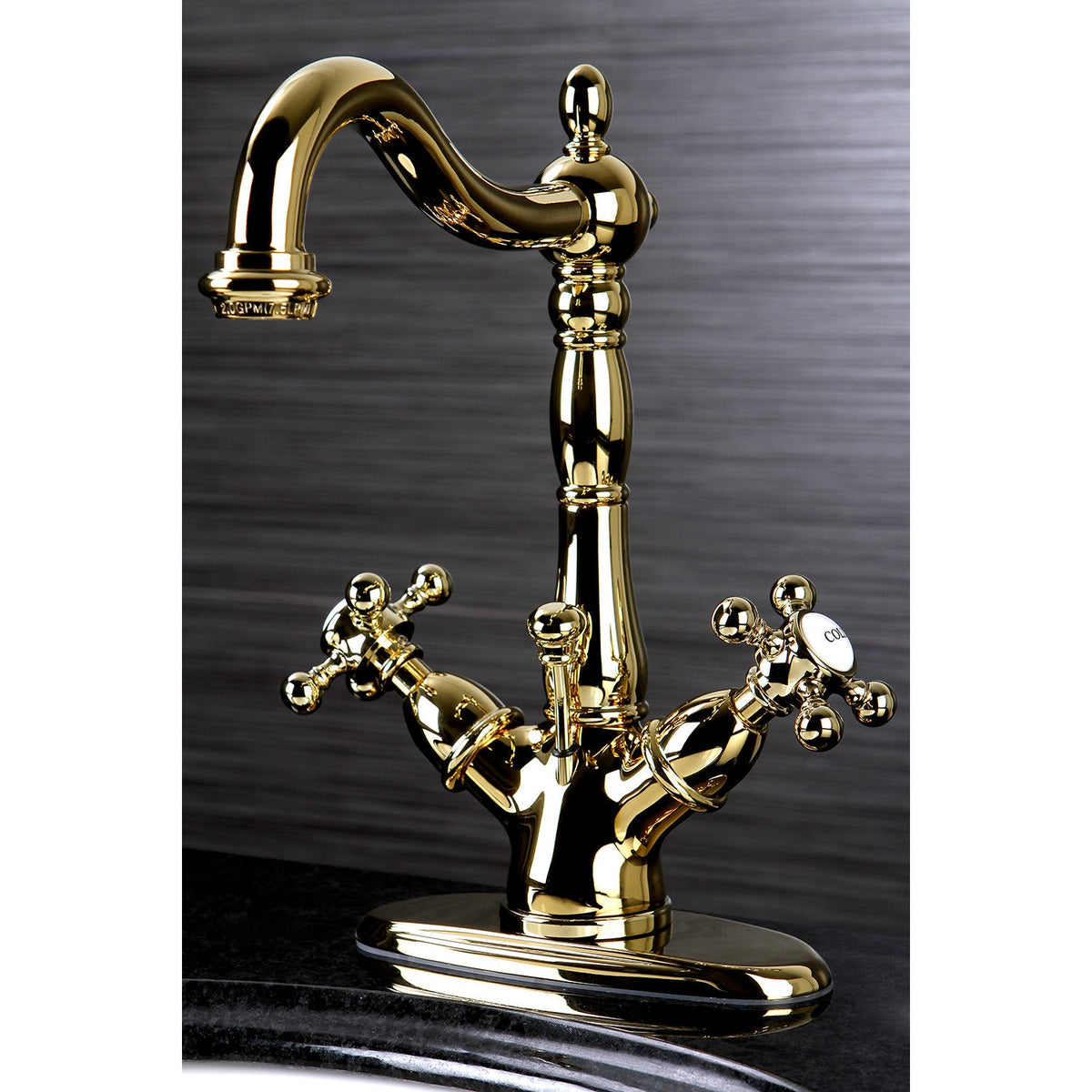 Vintage Double-Handle 4" Centerset Bathroom Faucet with Brass Pop-Up in Polished Brass