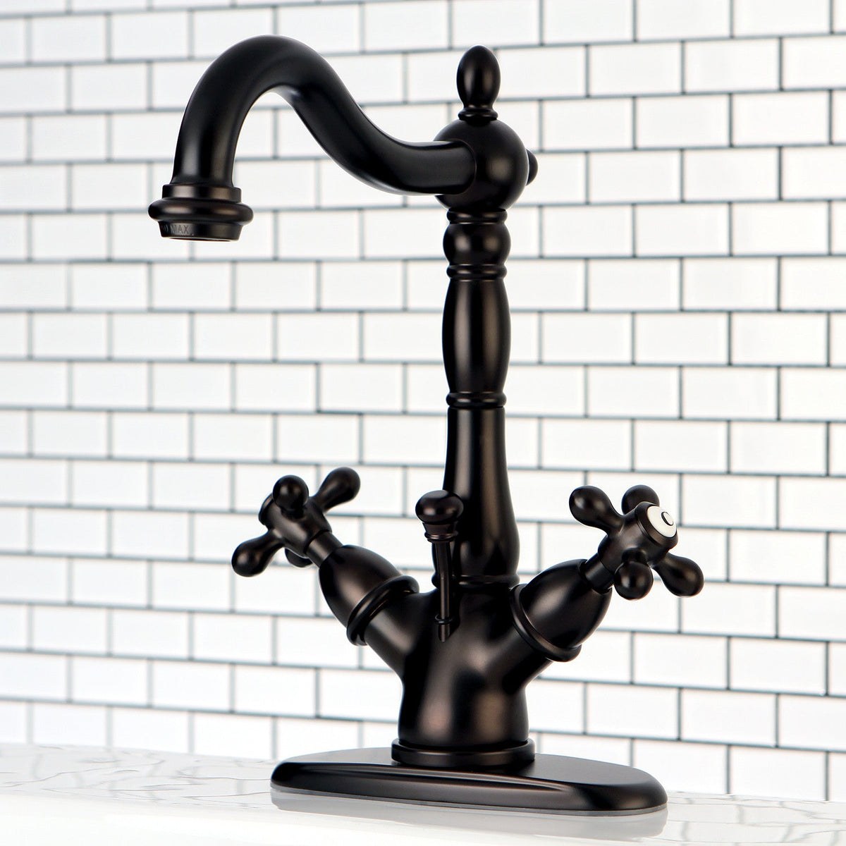Heritage Double-Handle 4" Centerset Bathroom Faucet with Brass Pop-Up in Oil Rubbed Bronze