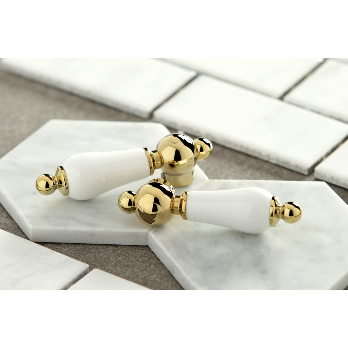 Governor Double-Handle 4" Centerset Bathroom Faucet with Brass Pop-Up in Polished Brass
